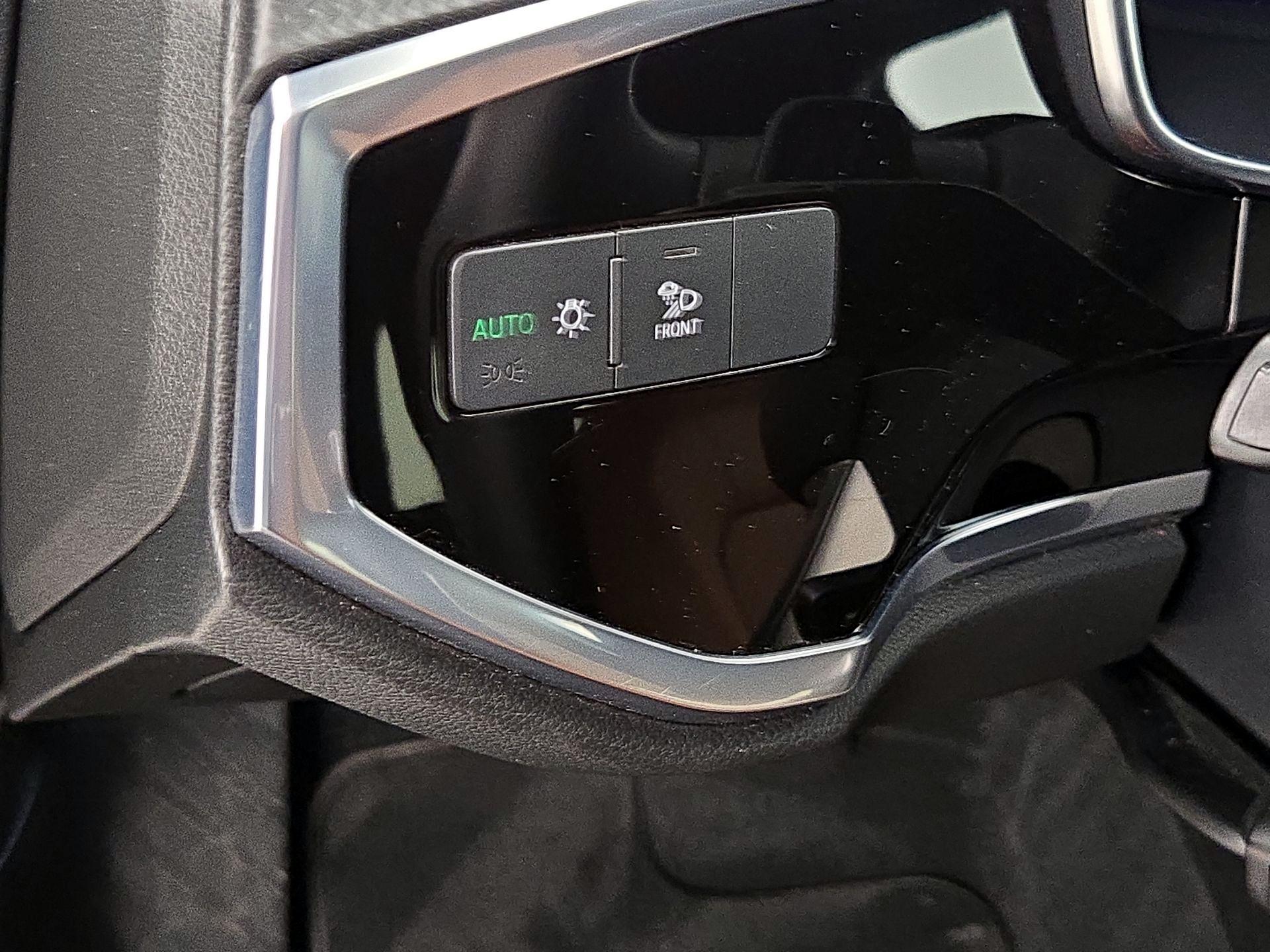 Thumbnail: 2021 Audi Q3 - 13