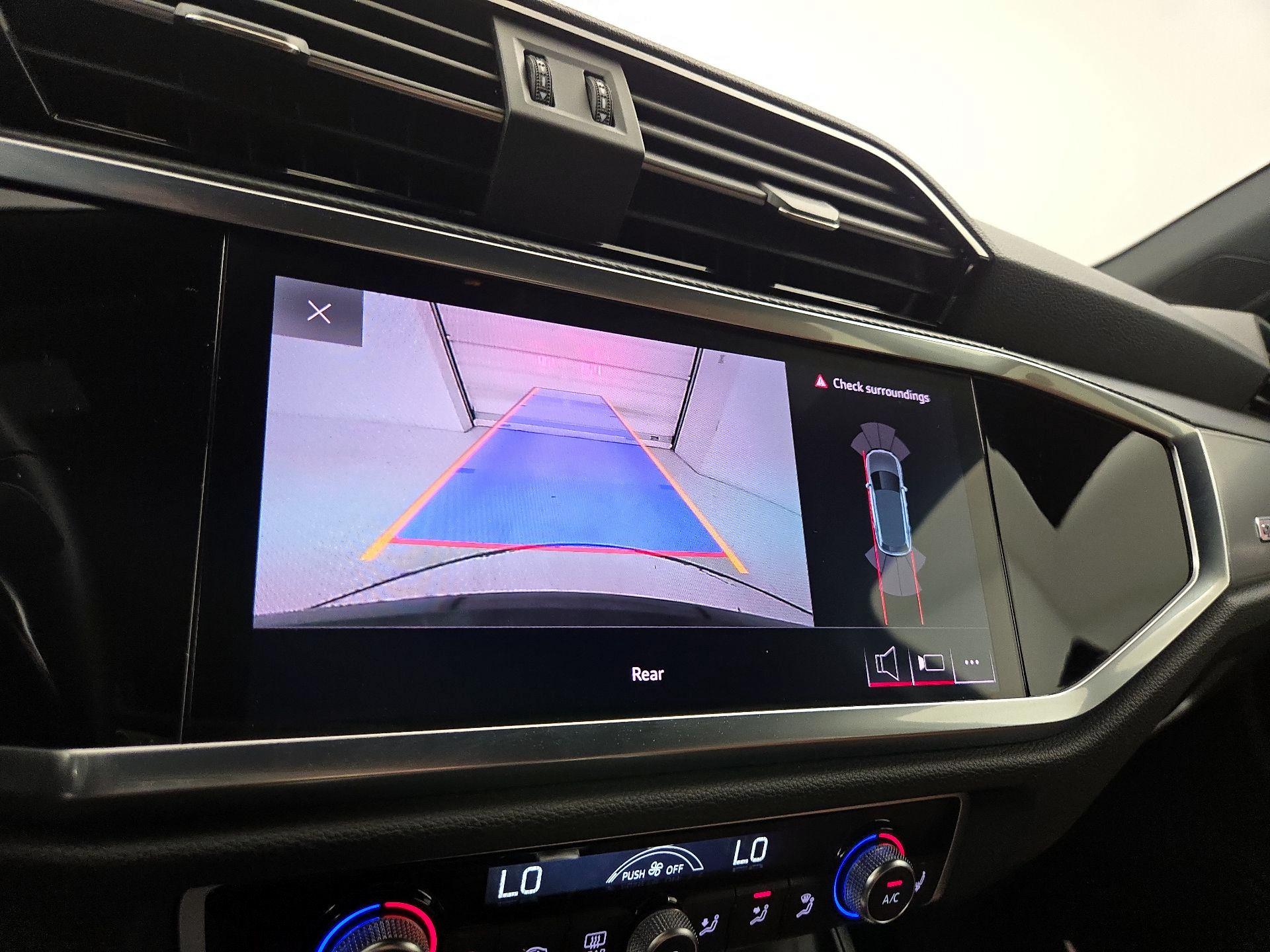Thumbnail: 2021 Audi Q3 - 15