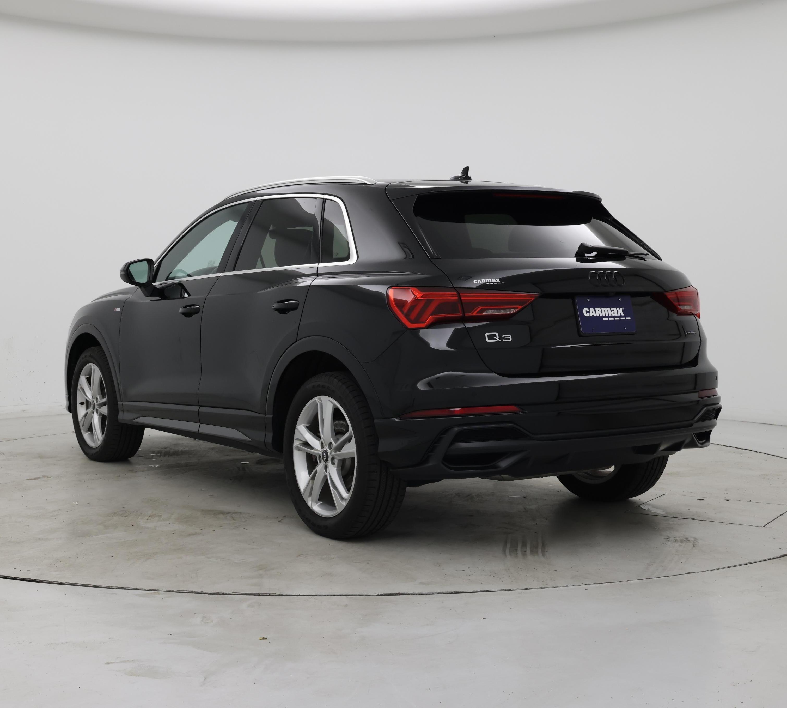 Thumbnail: 2021 Audi Q3 - 2