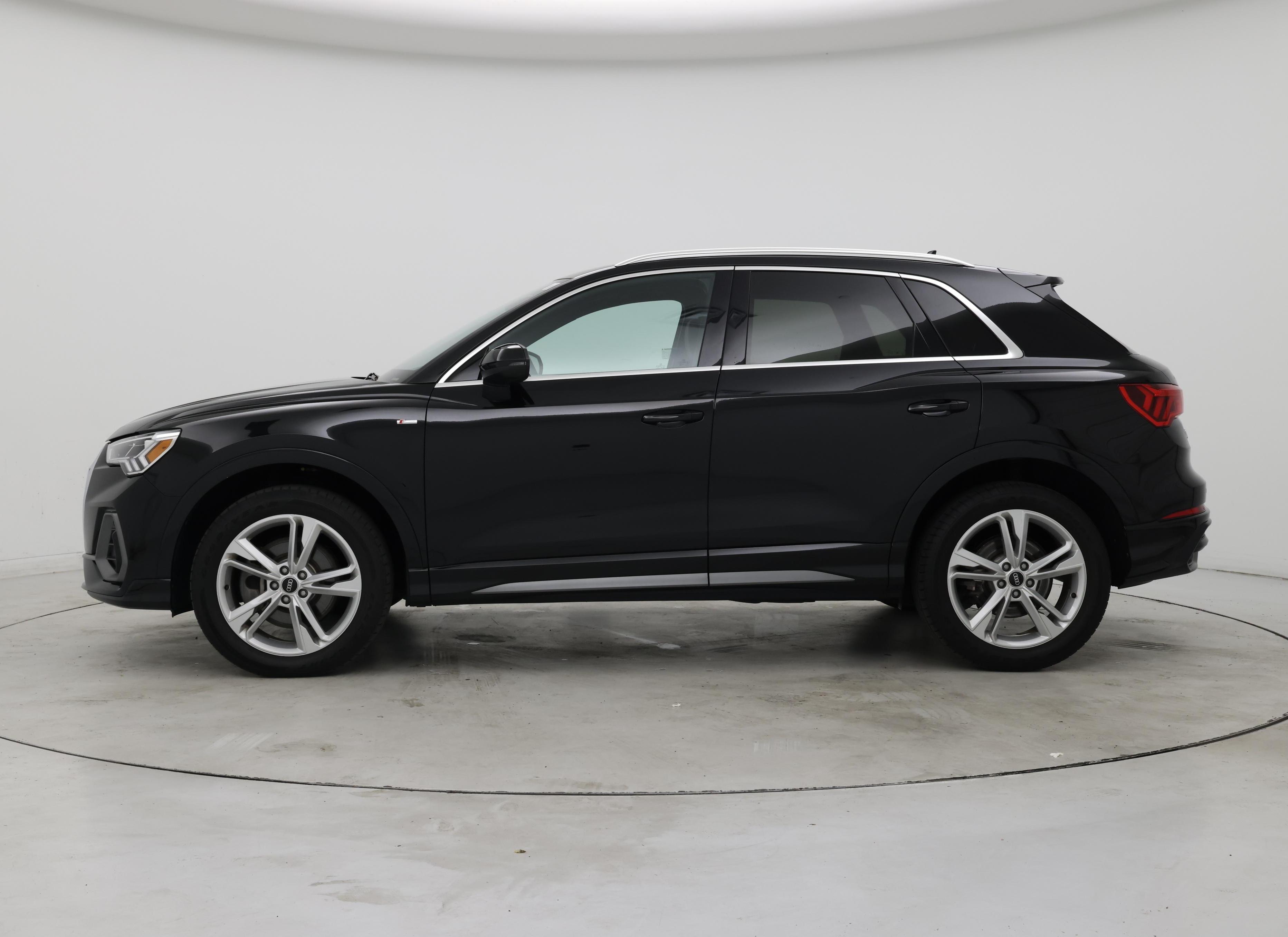Thumbnail: 2021 Audi Q3 - 3