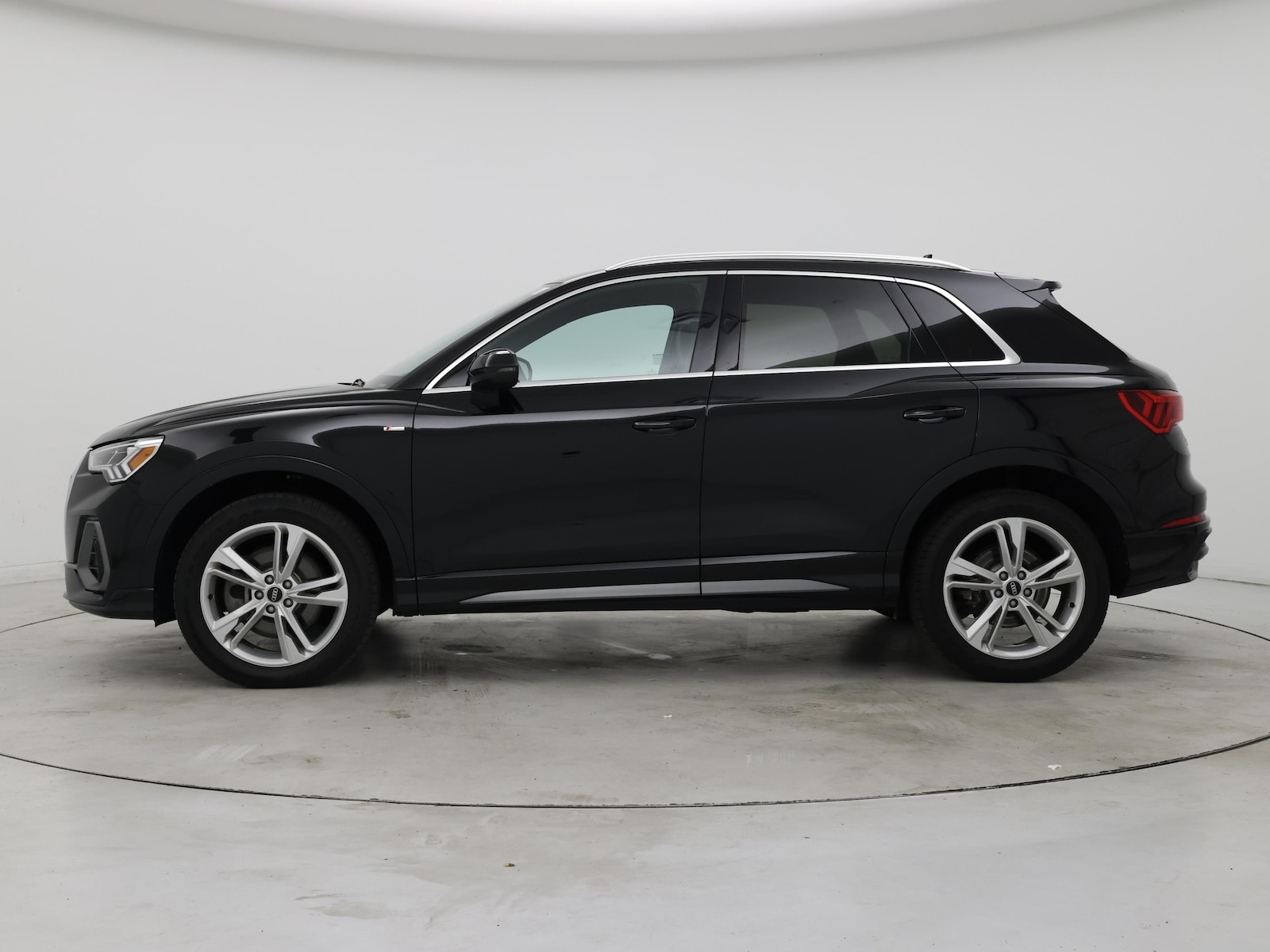 2021 Audi Q3 S Line Premium Plus - Photo 4