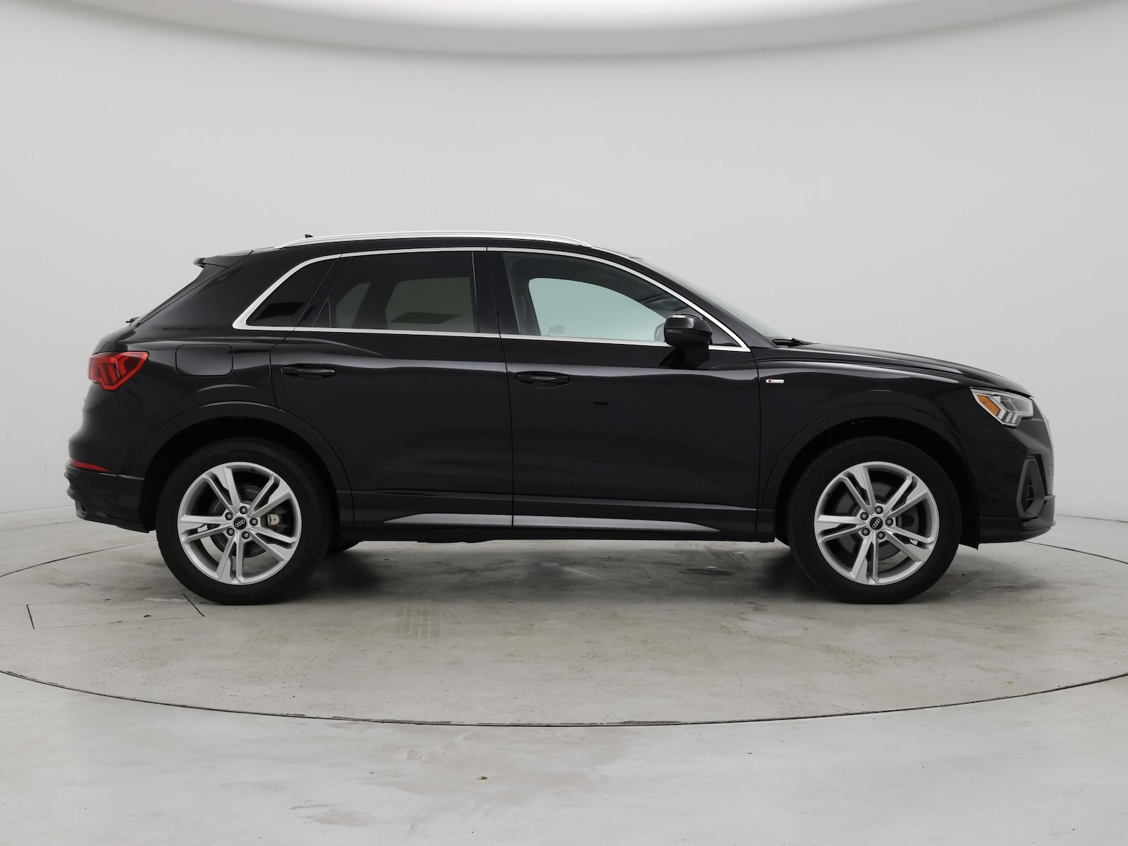 2021 Audi Q3 S Line Premium Plus - Photo 8