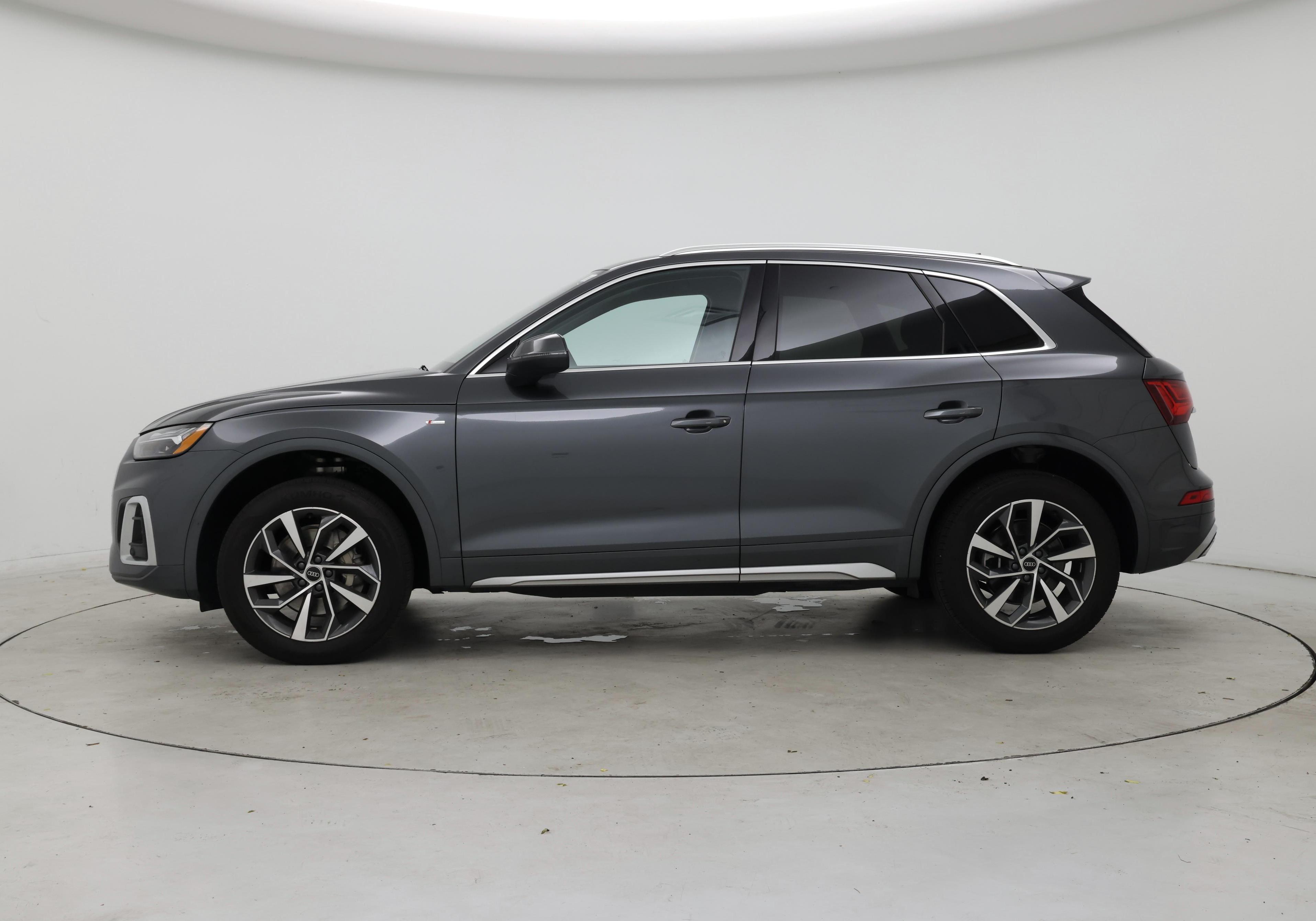 Thumbnail: 2023 Audi Q5 - 3