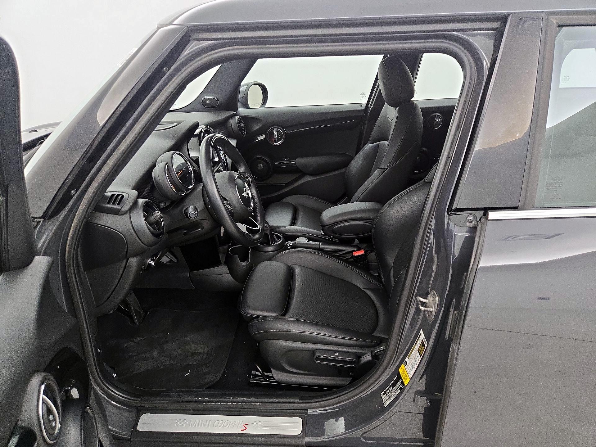 Thumbnail: 2018 MINI Cooper Hardtop - 11