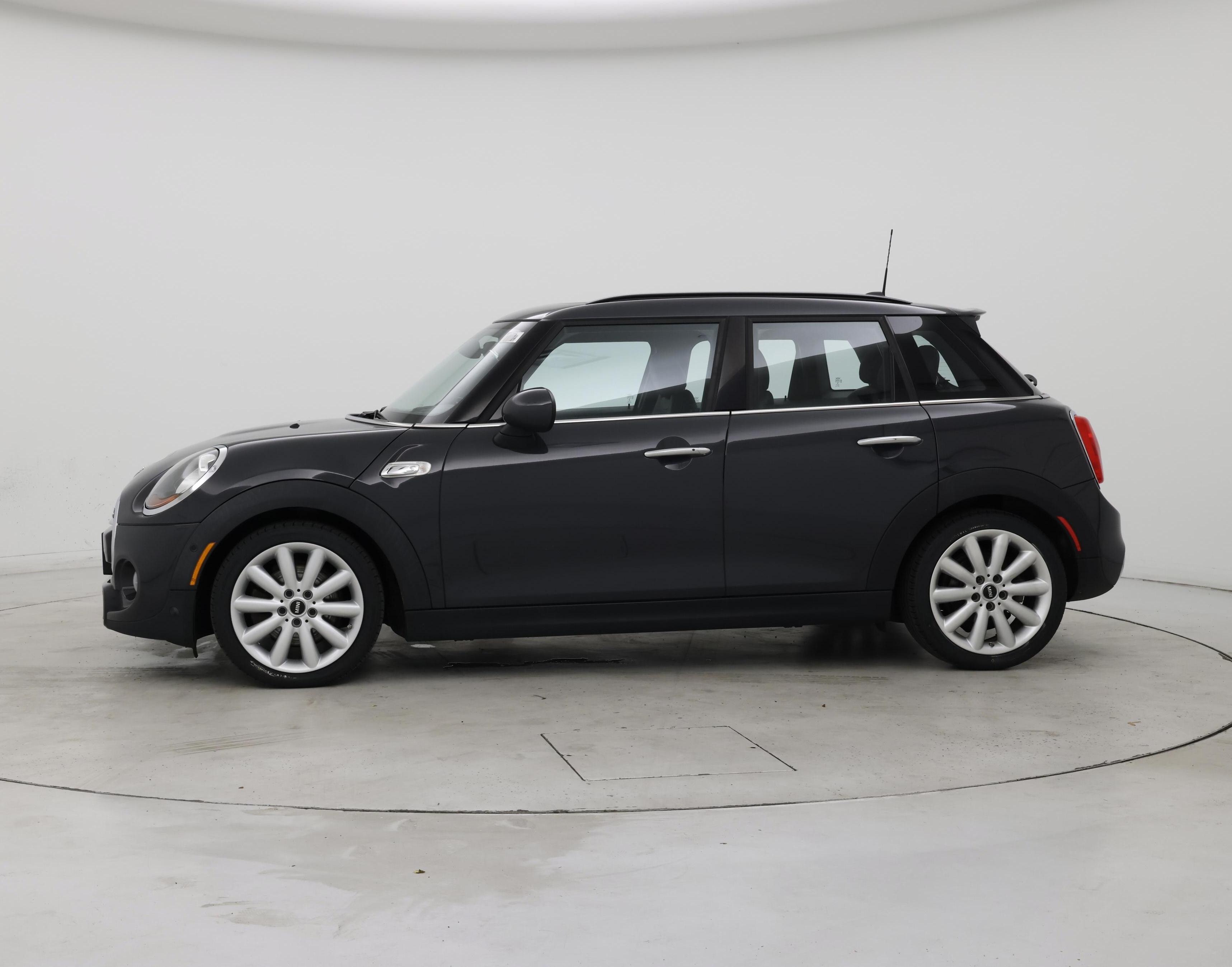 Thumbnail: 2018 MINI Cooper Hardtop - 3