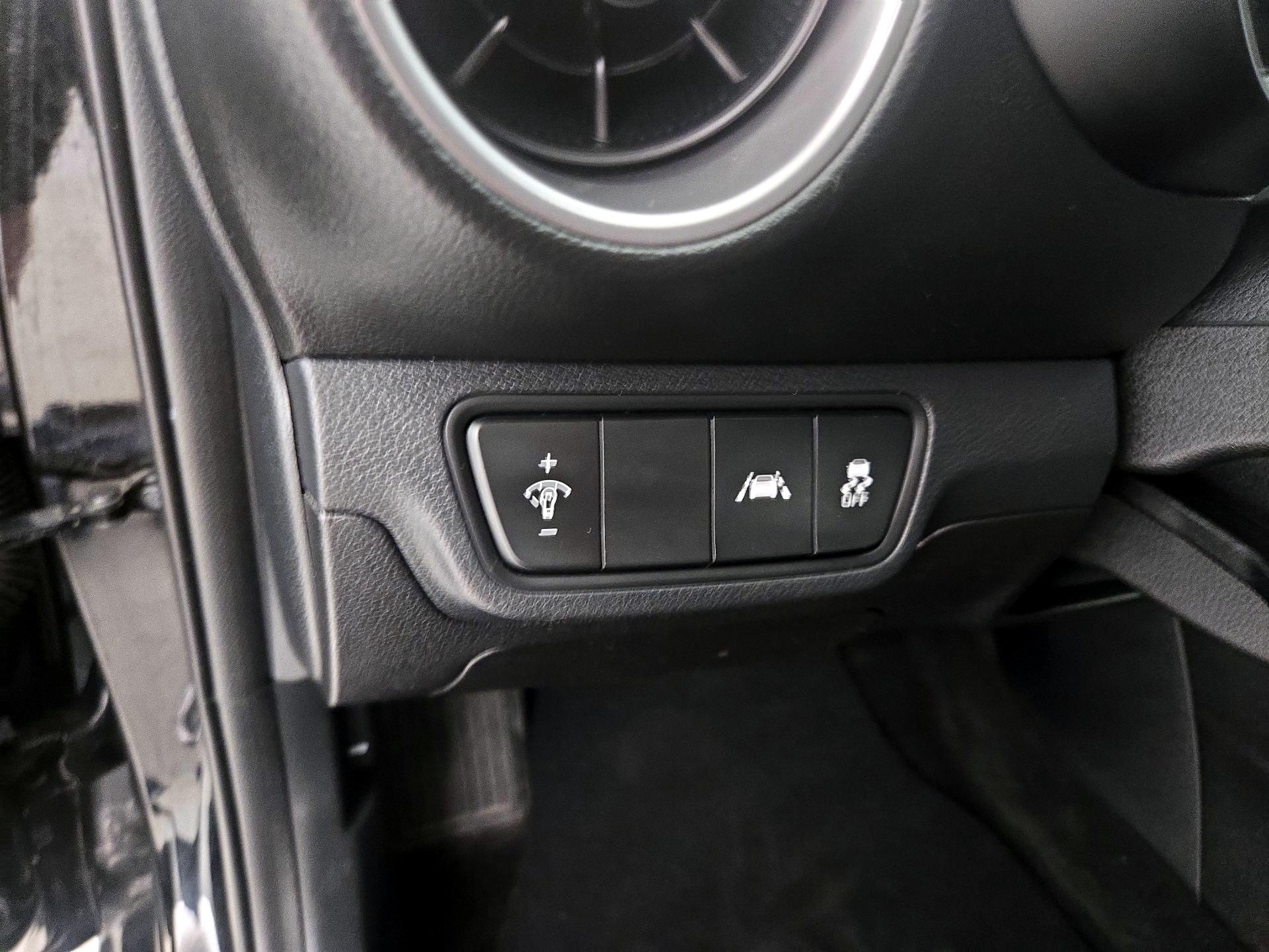 Thumbnail: 2019 Kia Forte - 13