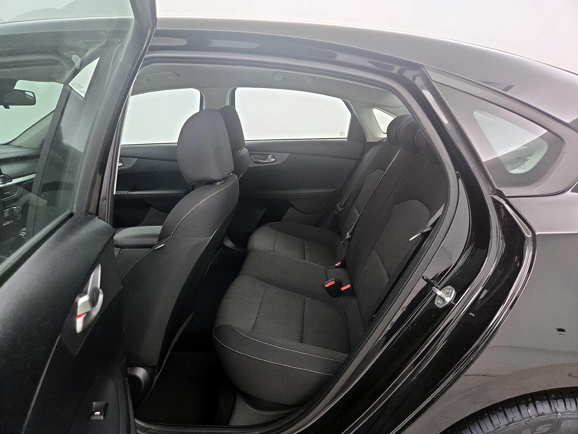 Thumbnail: 2019 Kia Forte - 19
