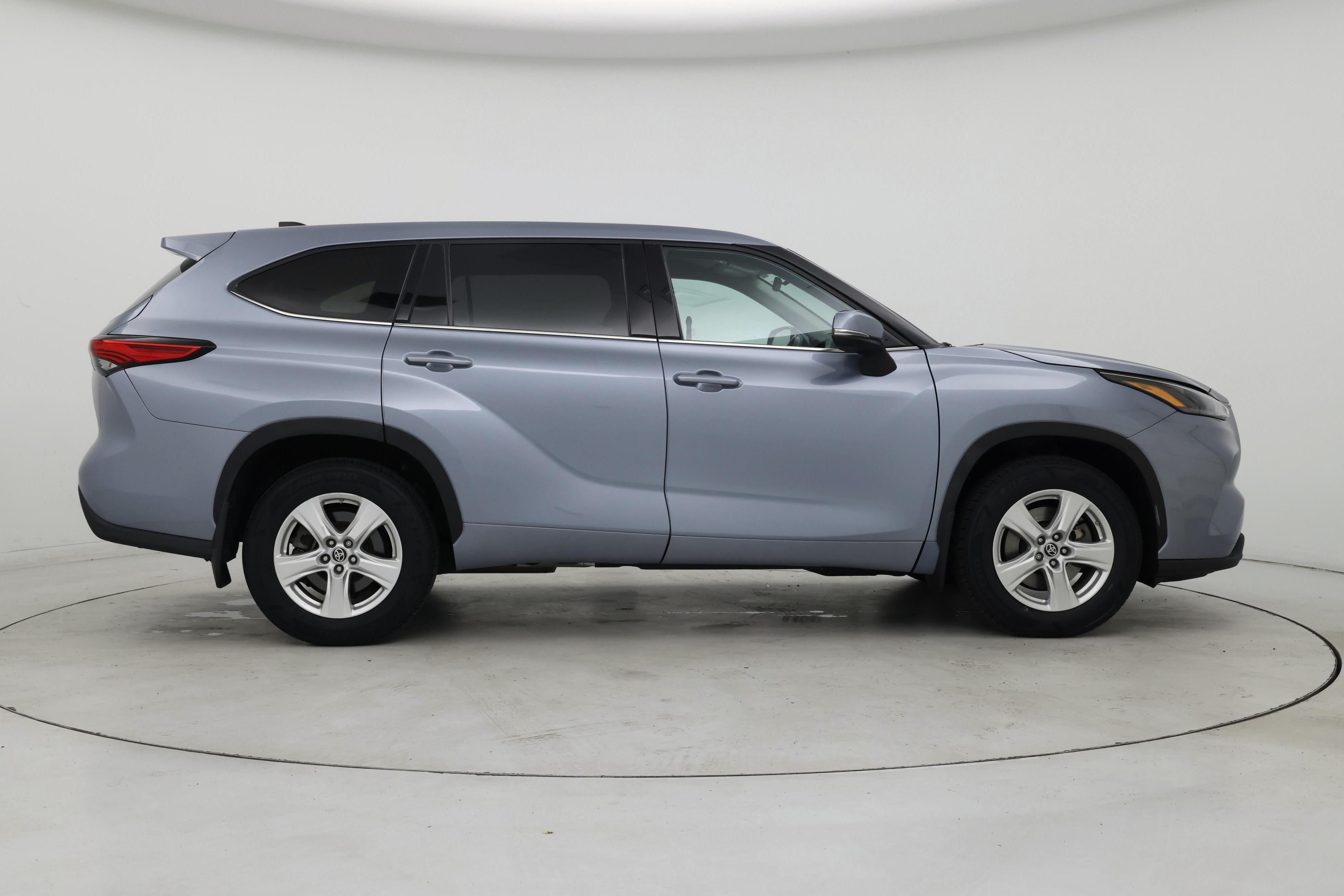 Thumbnail: 2022 Toyota Highlander - 7