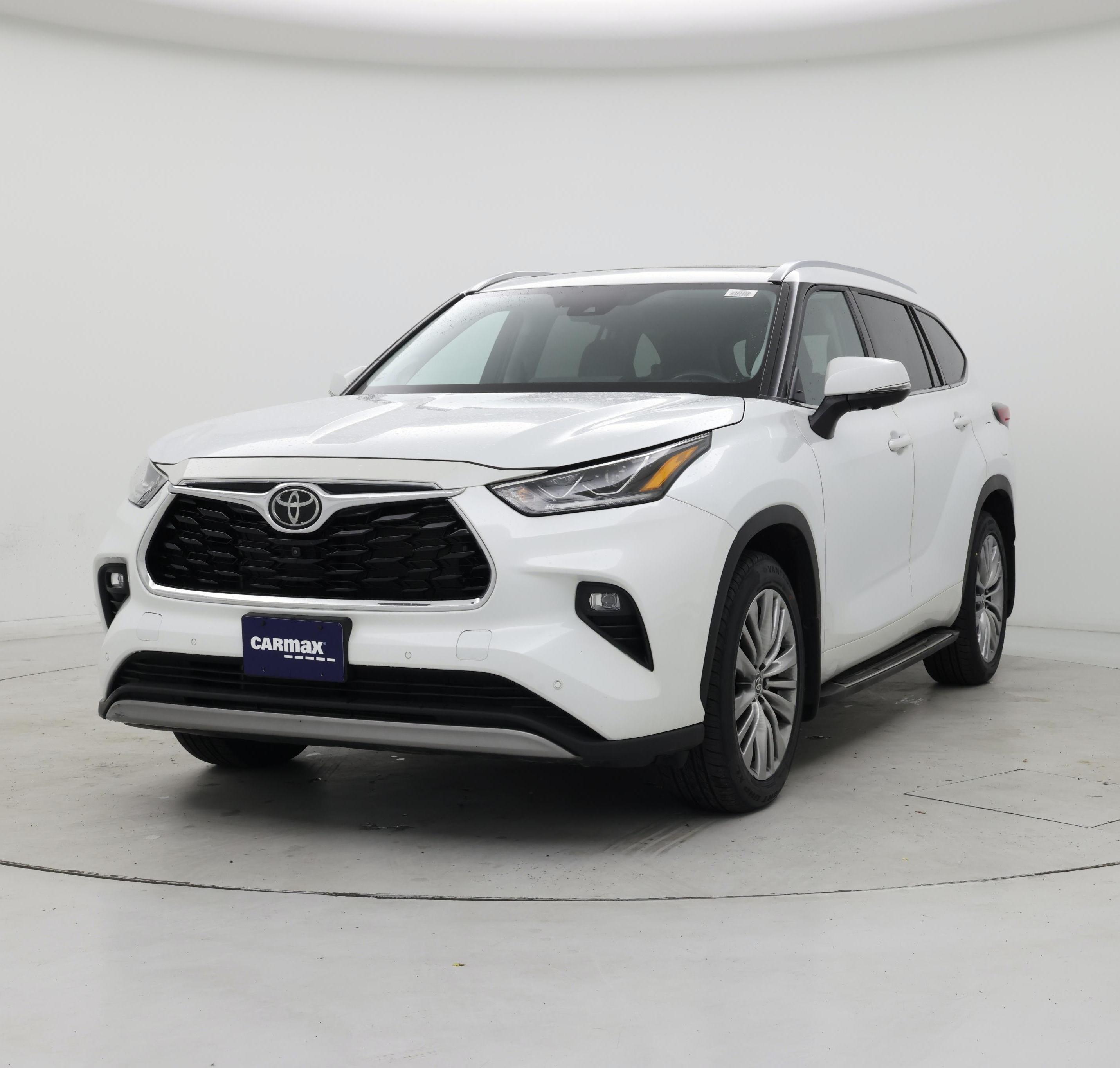 Thumbnail: 2023 Toyota Highlander - 4