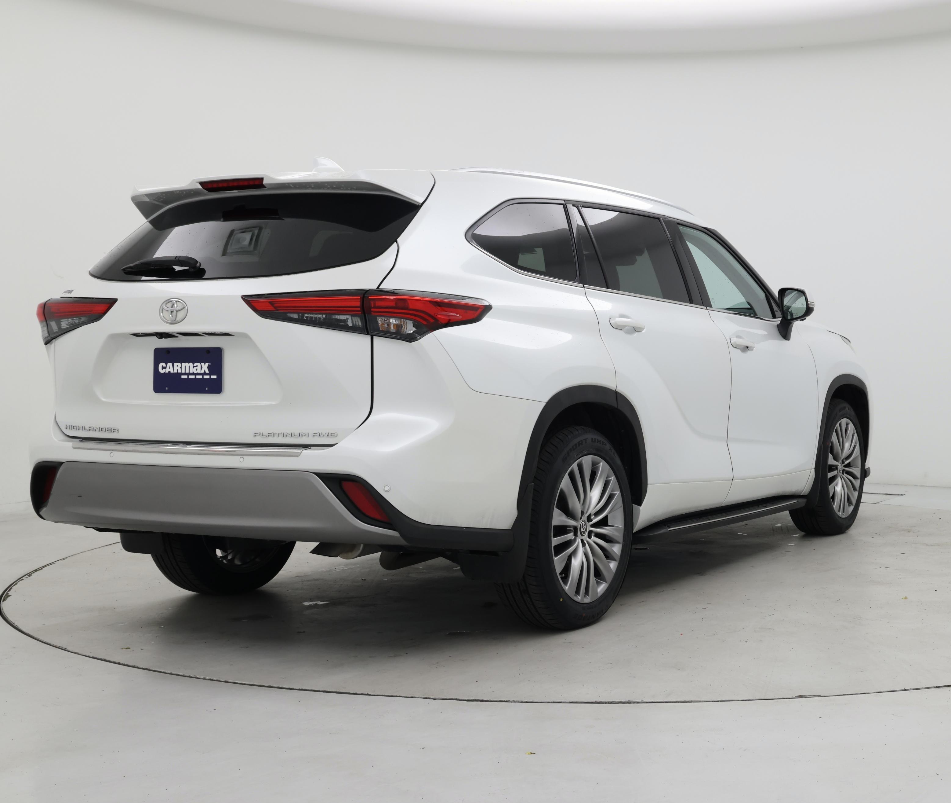 Thumbnail: 2023 Toyota Highlander - 8