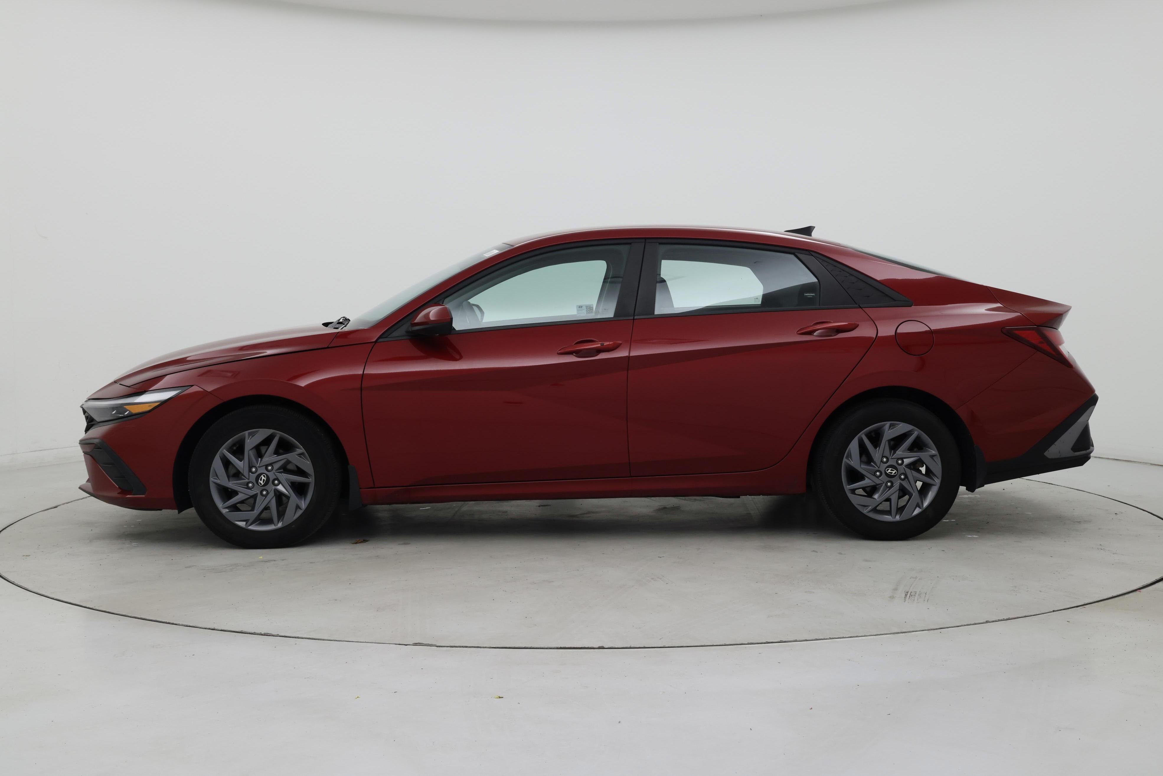 Thumbnail: 2024 Hyundai Elantra - 3