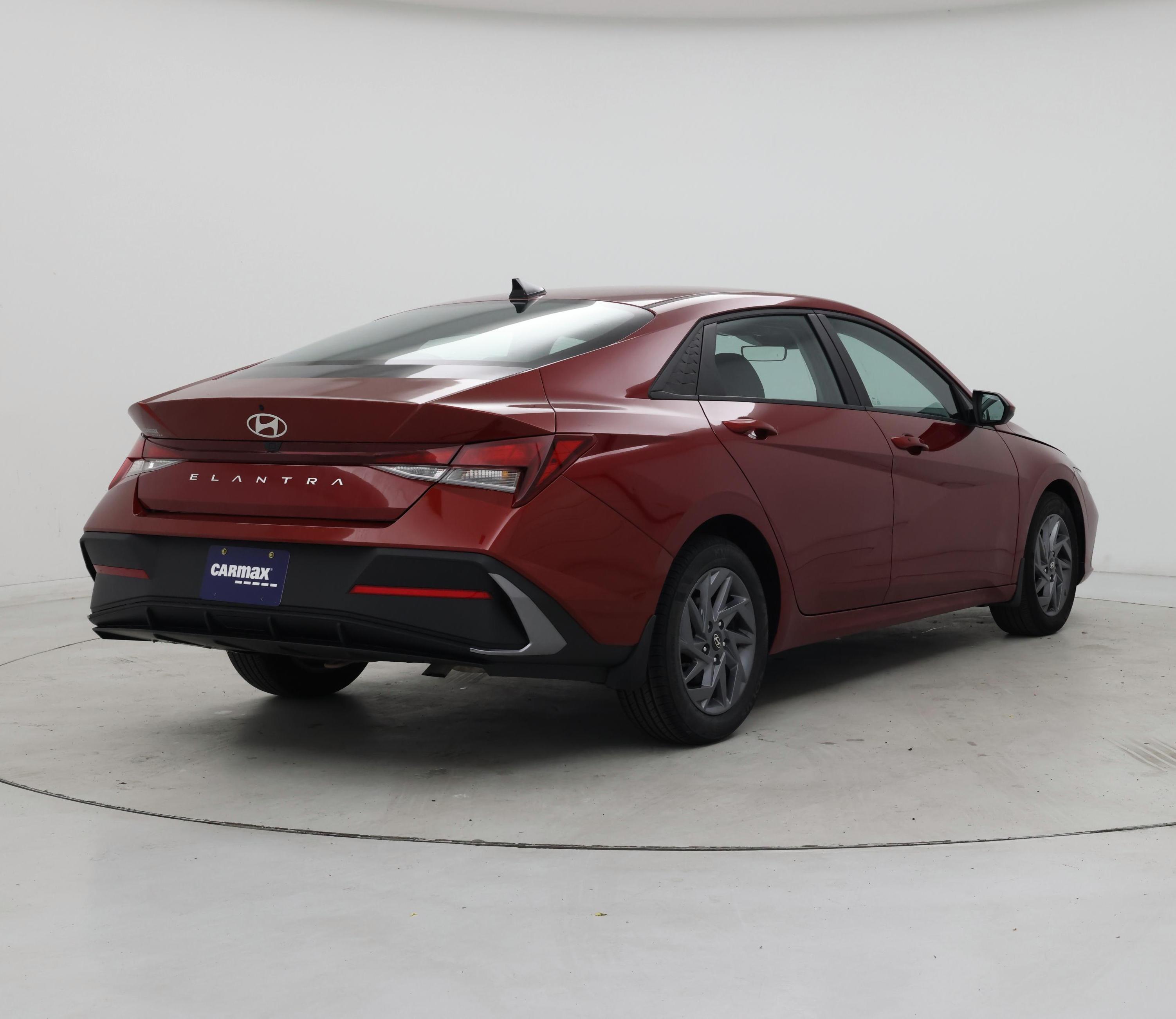 Thumbnail: 2024 Hyundai Elantra - 8