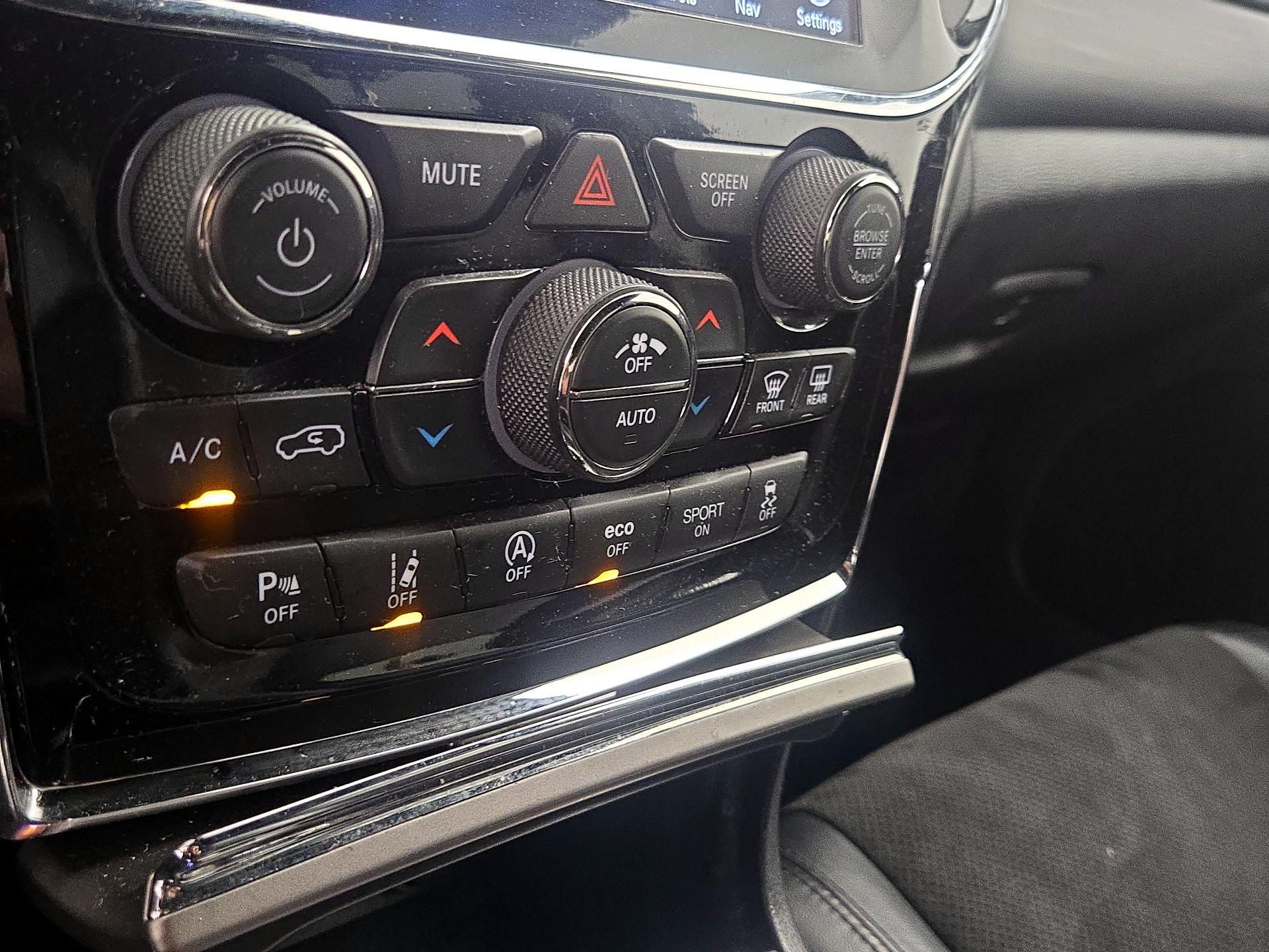 Thumbnail: 2020 Jeep Grand Cherokee - 17