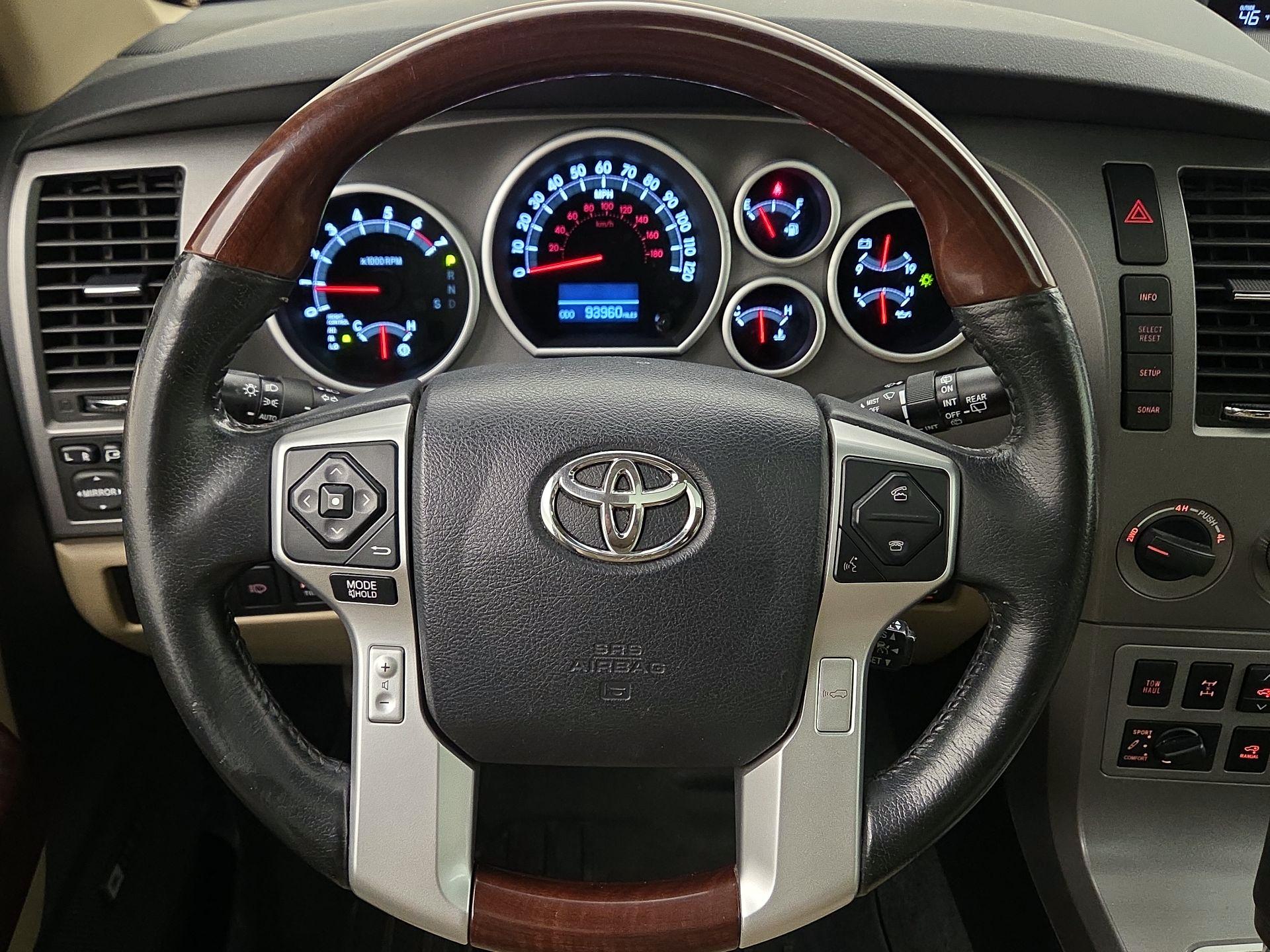 Thumbnail: 2015 Toyota Sequoia - 10