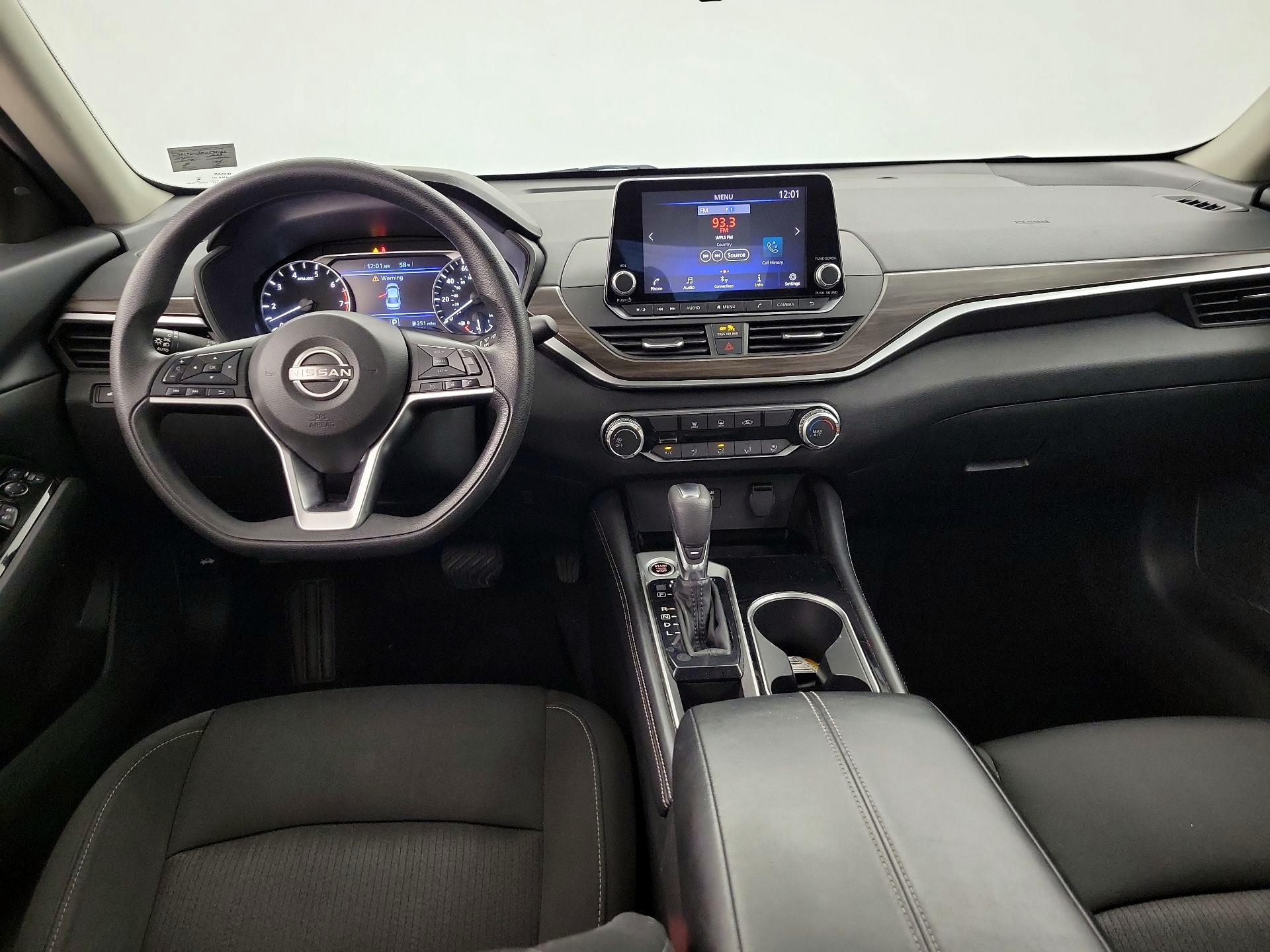 Thumbnail: 2023 Nissan Altima - 9