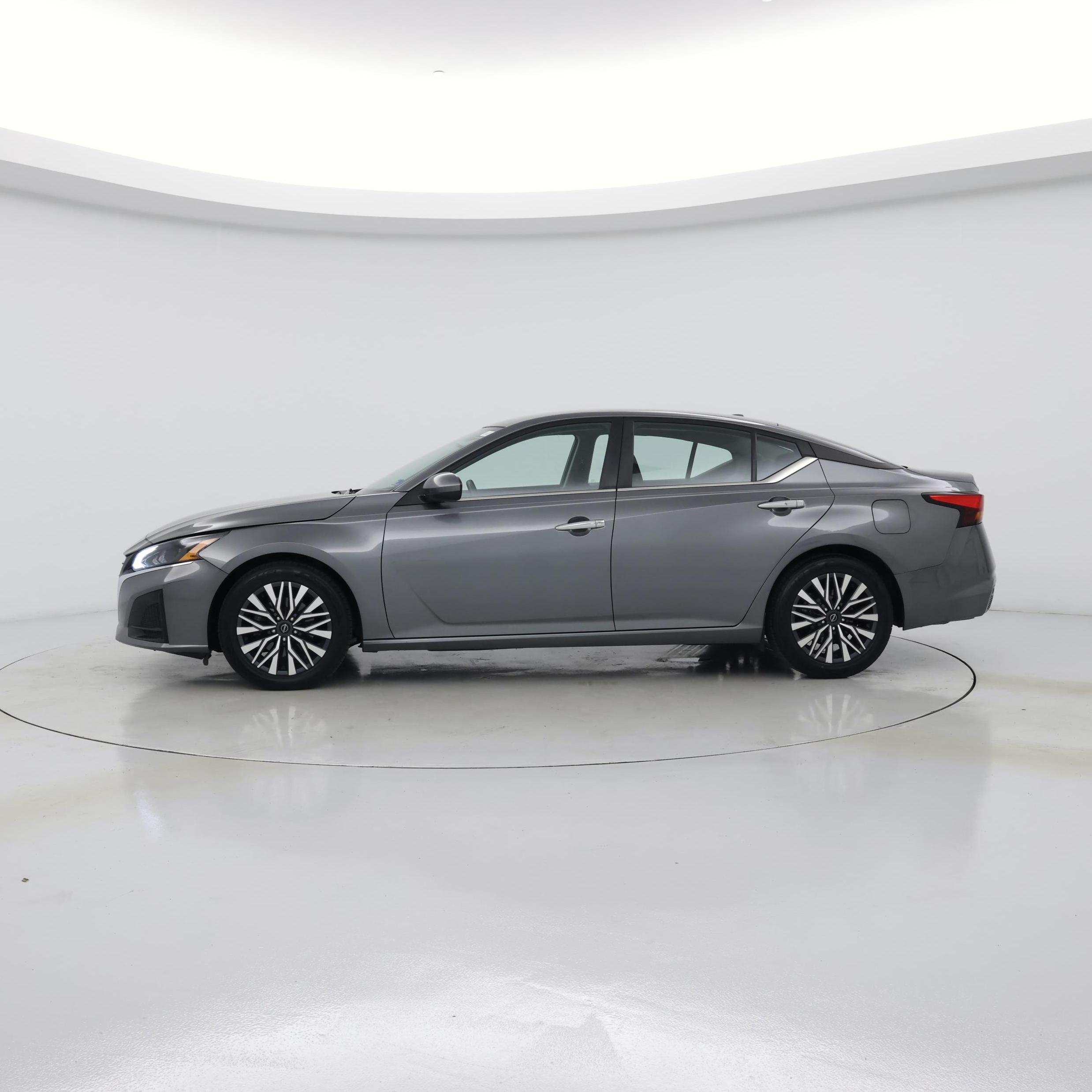 Thumbnail: 2023 Nissan Altima - 3