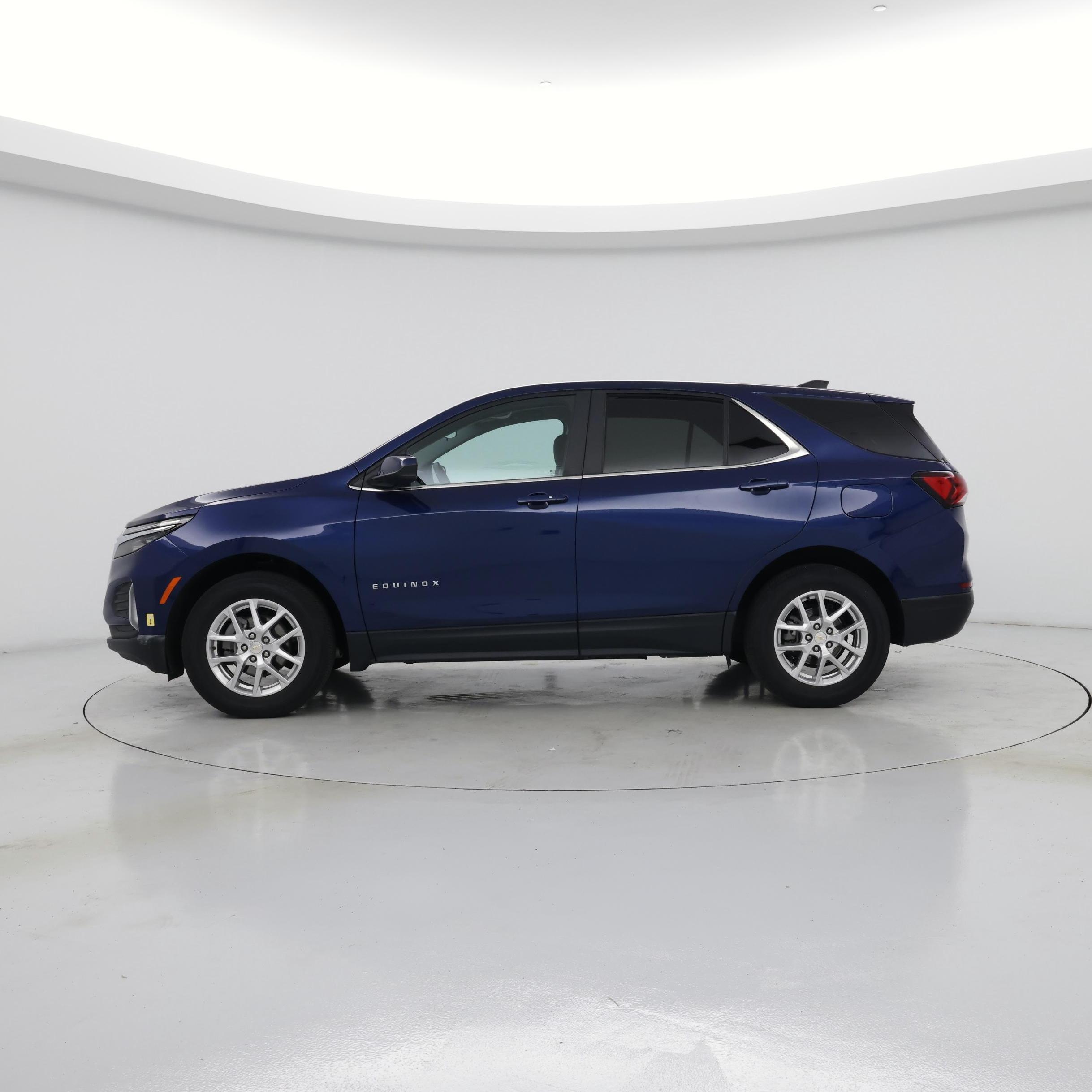 Thumbnail: 2023 Chevrolet Equinox - 3