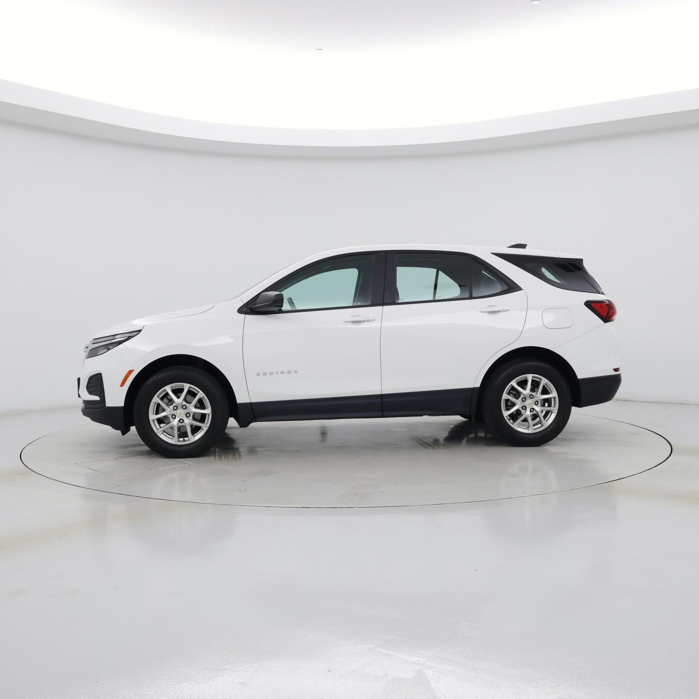 Thumbnail: 2022 Chevrolet Equinox - 3