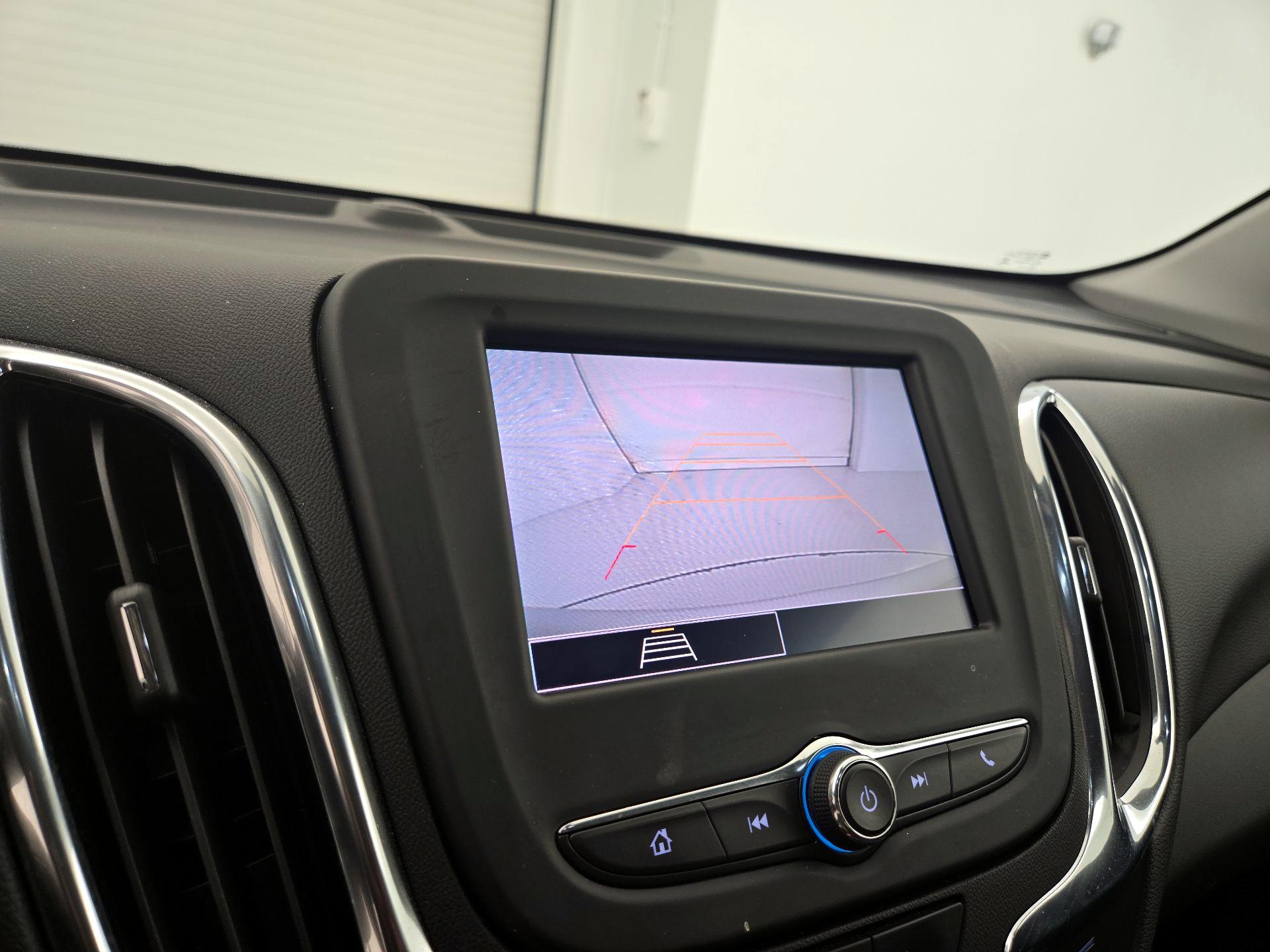 Thumbnail: 2022 Chevrolet Equinox - 14