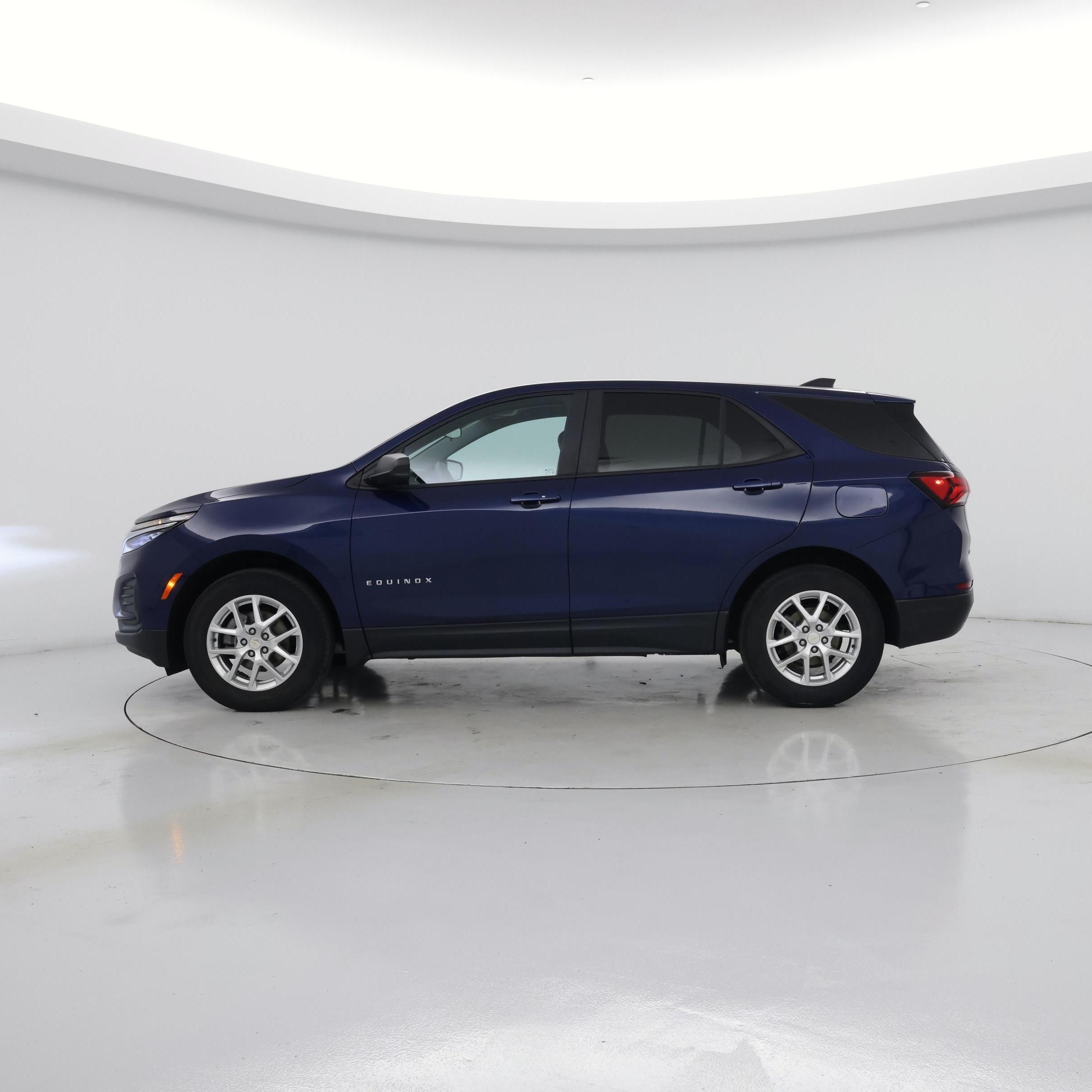 Thumbnail: 2023 Chevrolet Equinox - 3