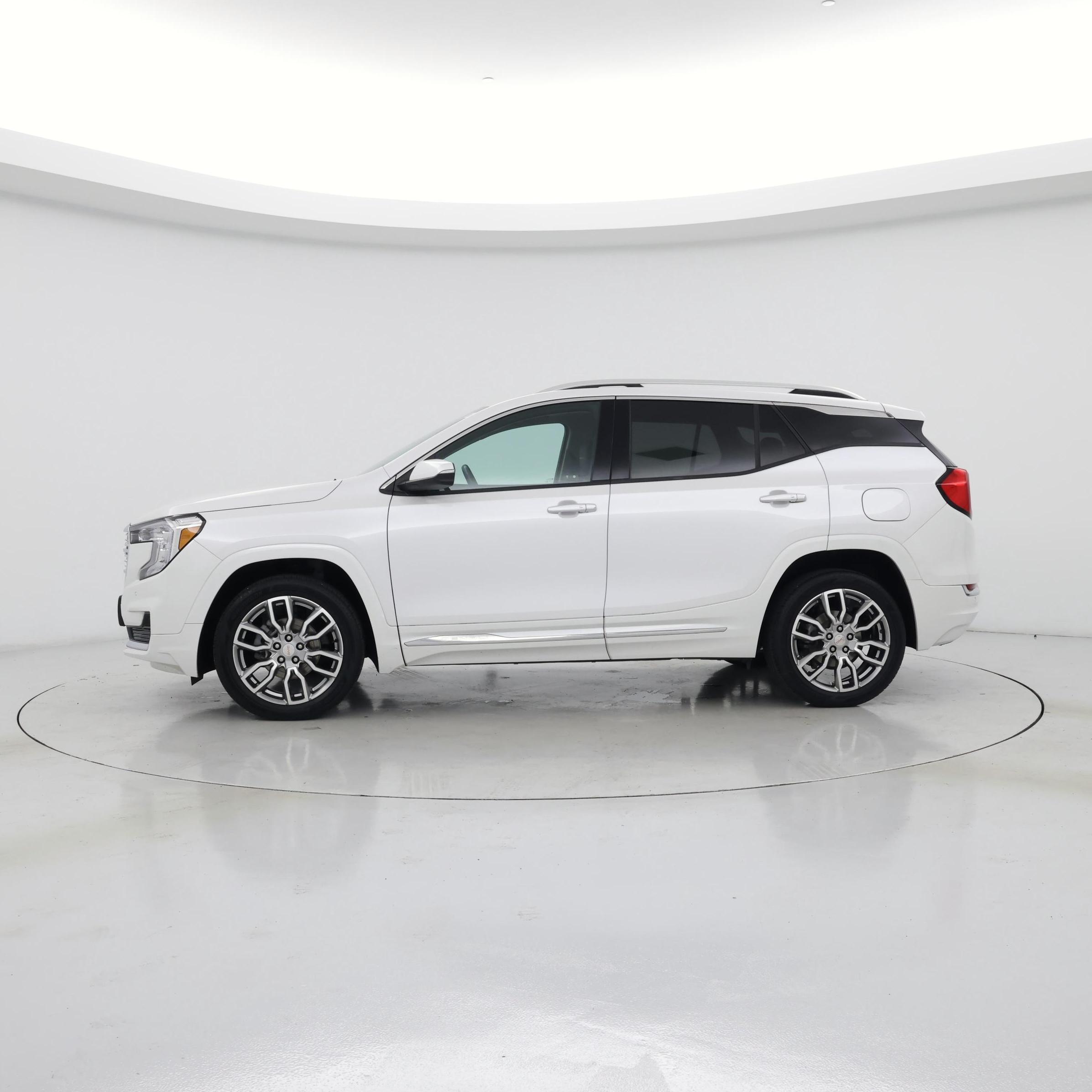 Thumbnail: 2022 GMC Terrain - 3
