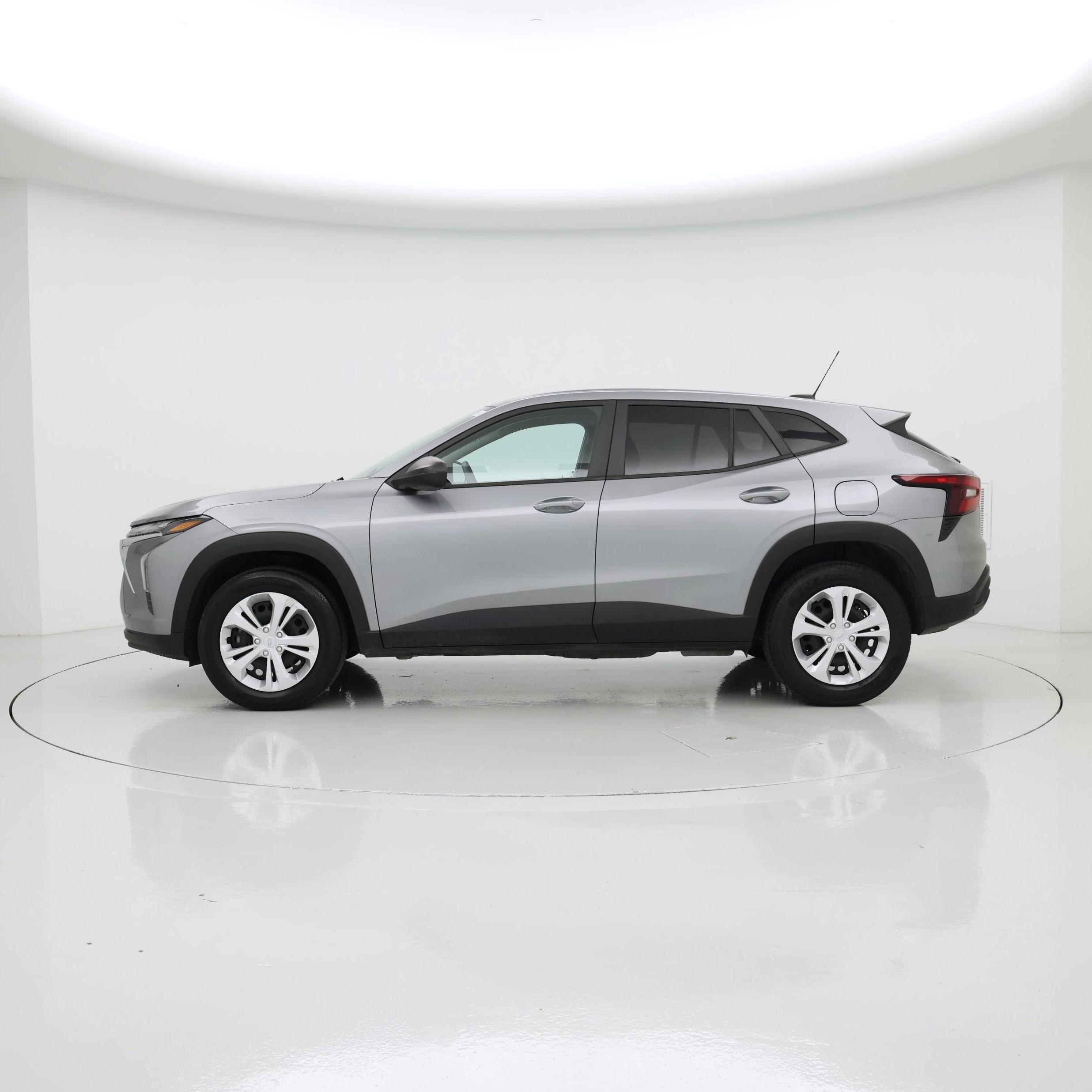 Thumbnail: 2024 Chevrolet Trax - 3