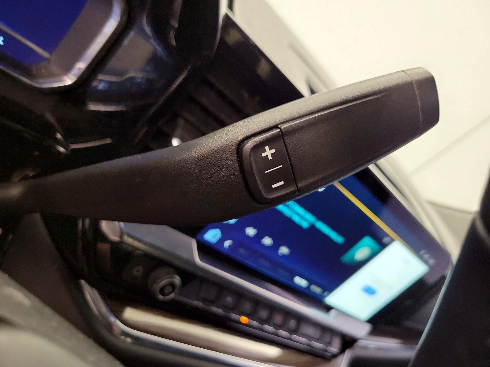 2023 Chevrolet Silverado 1500 LT - Photo 18
