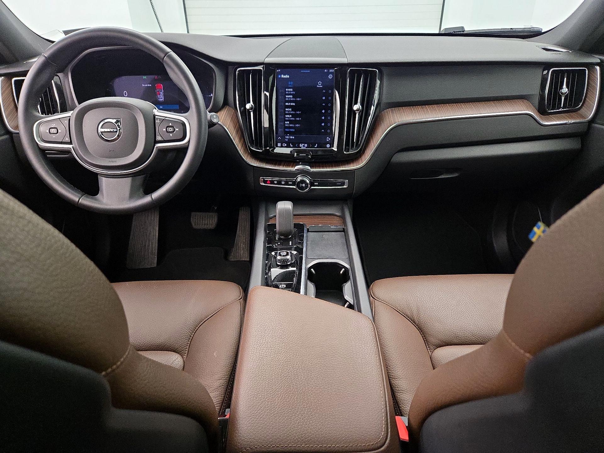 Thumbnail: 2022 Volvo XC60 - 9