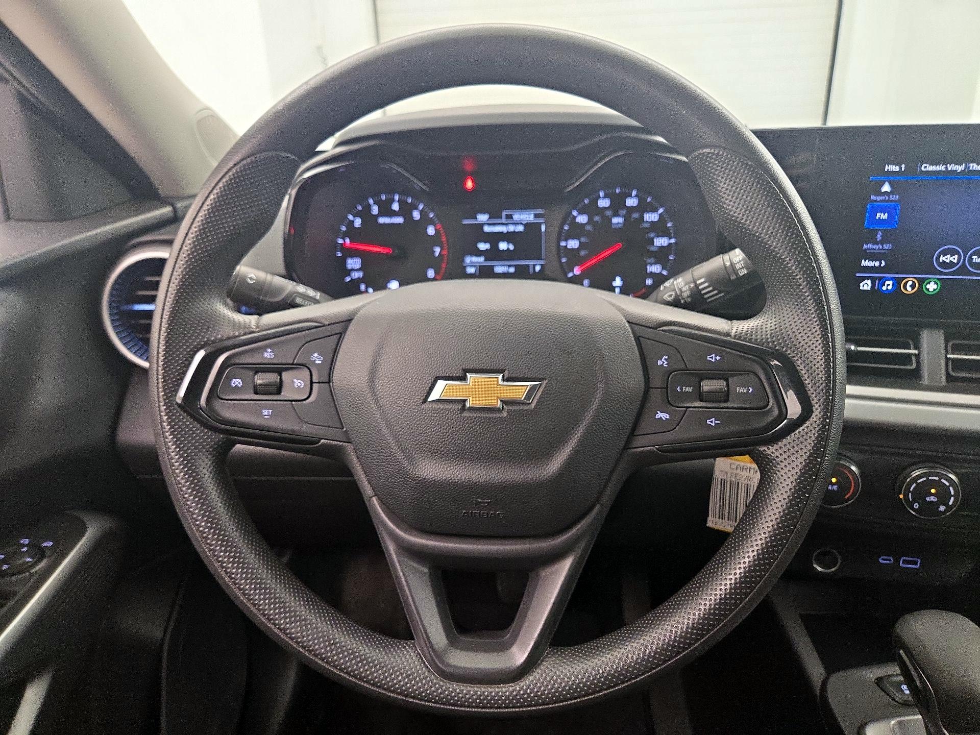 Thumbnail: 2024 Chevrolet Trax - 10