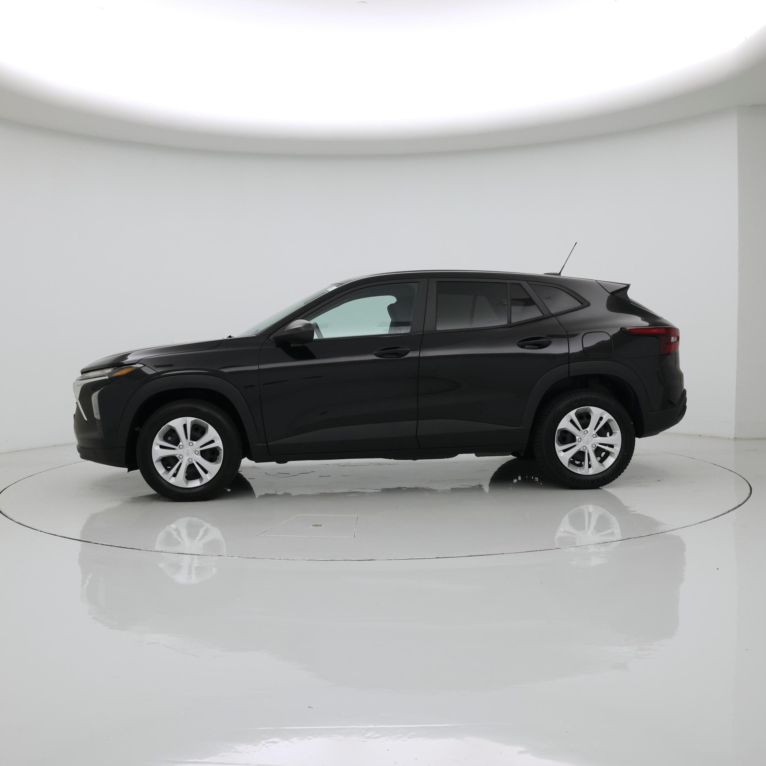Thumbnail: 2024 Chevrolet Trax - 3
