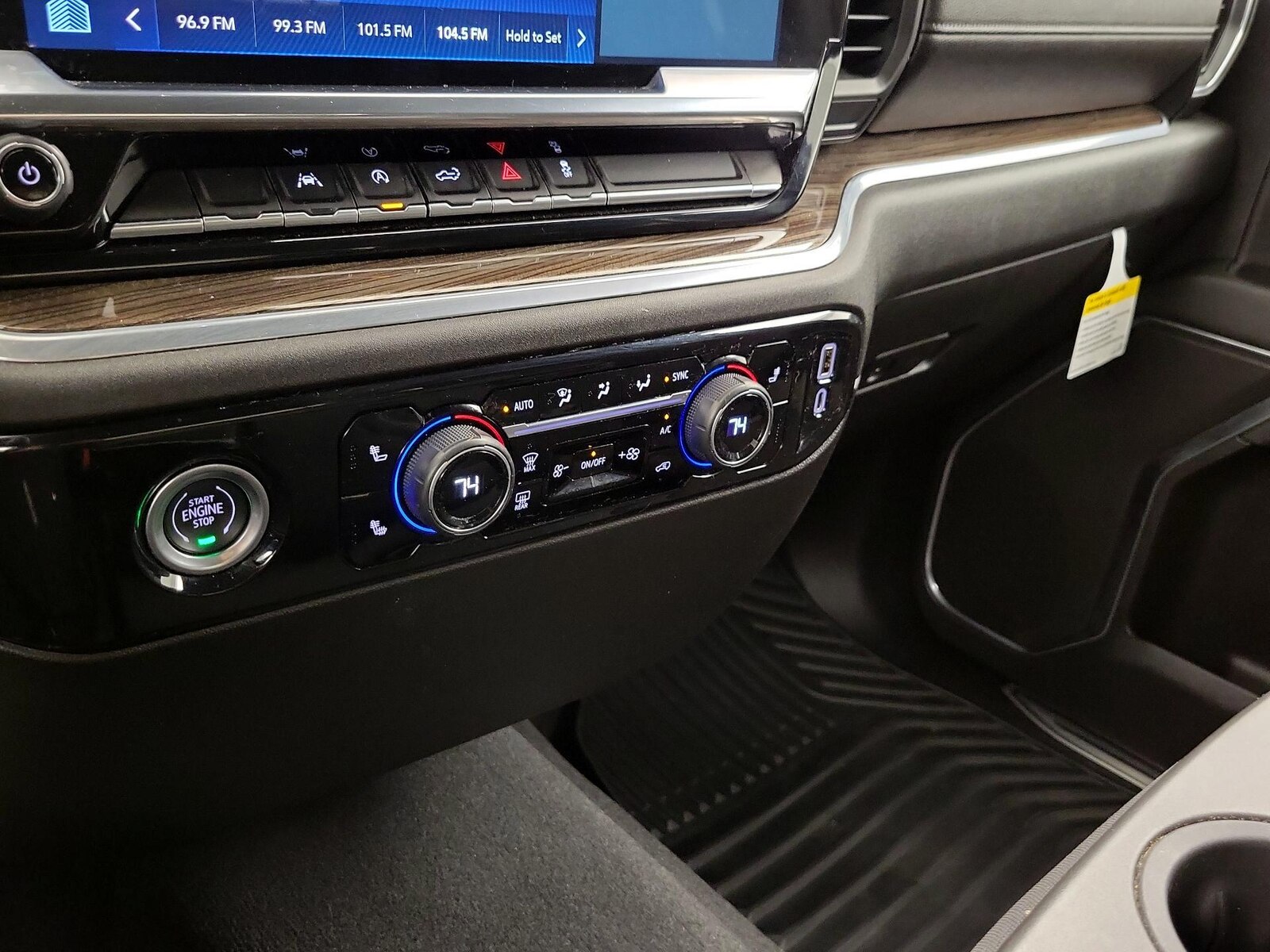 2022 Chevrolet Silverado 1500 LT - Photo 17