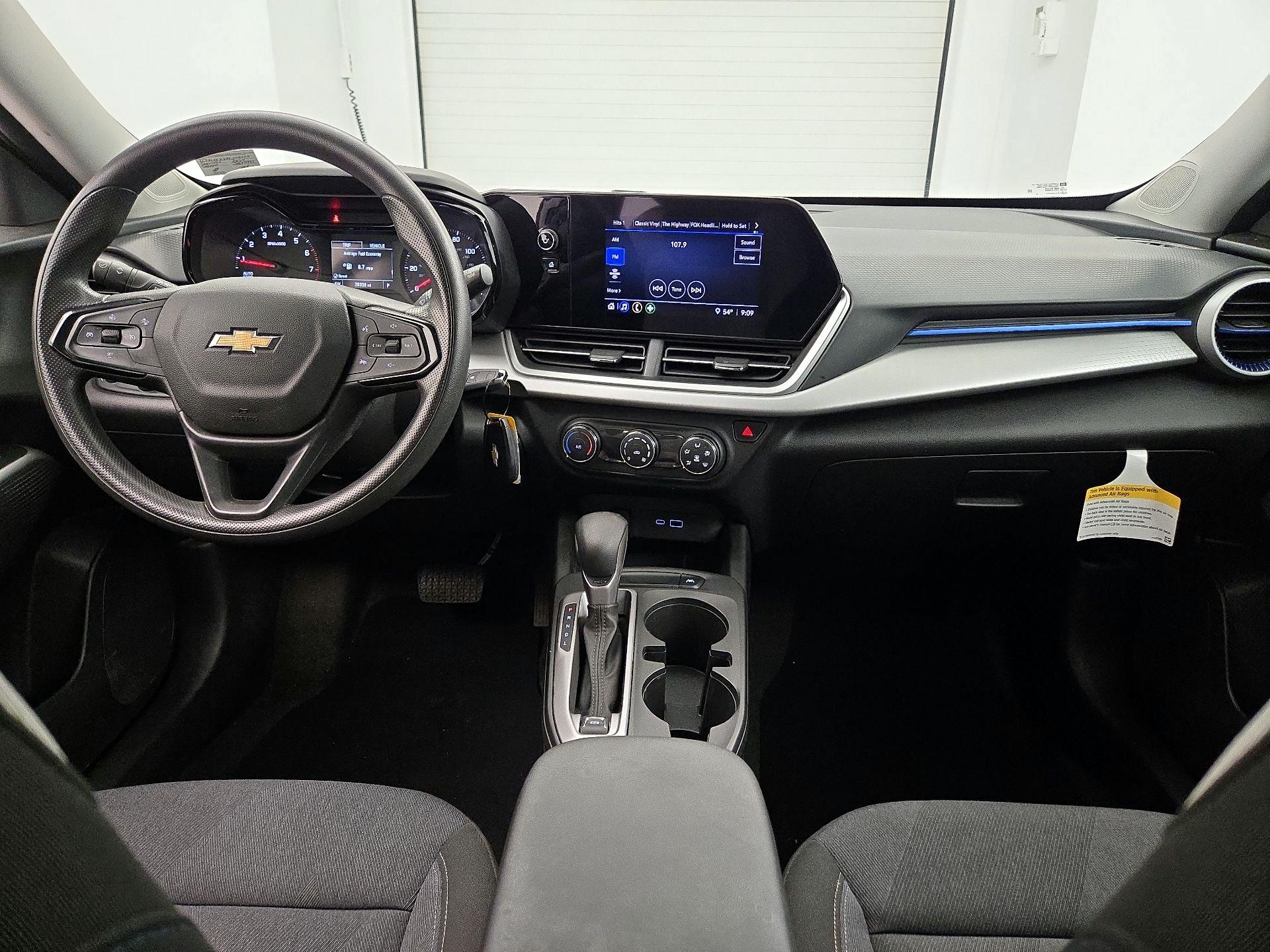 Thumbnail: 2024 Chevrolet Trax - 9