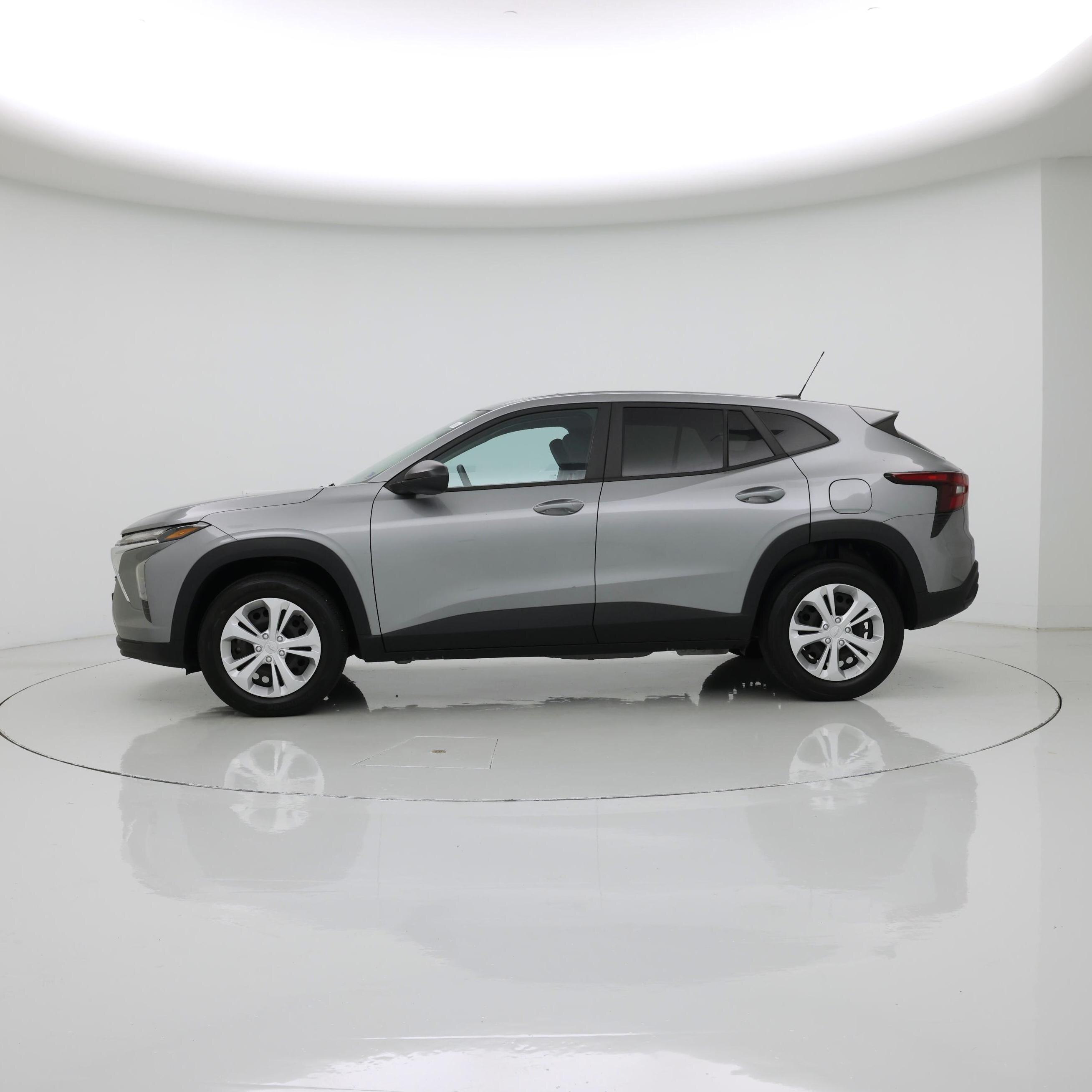 Thumbnail: 2024 Chevrolet Trax - 3