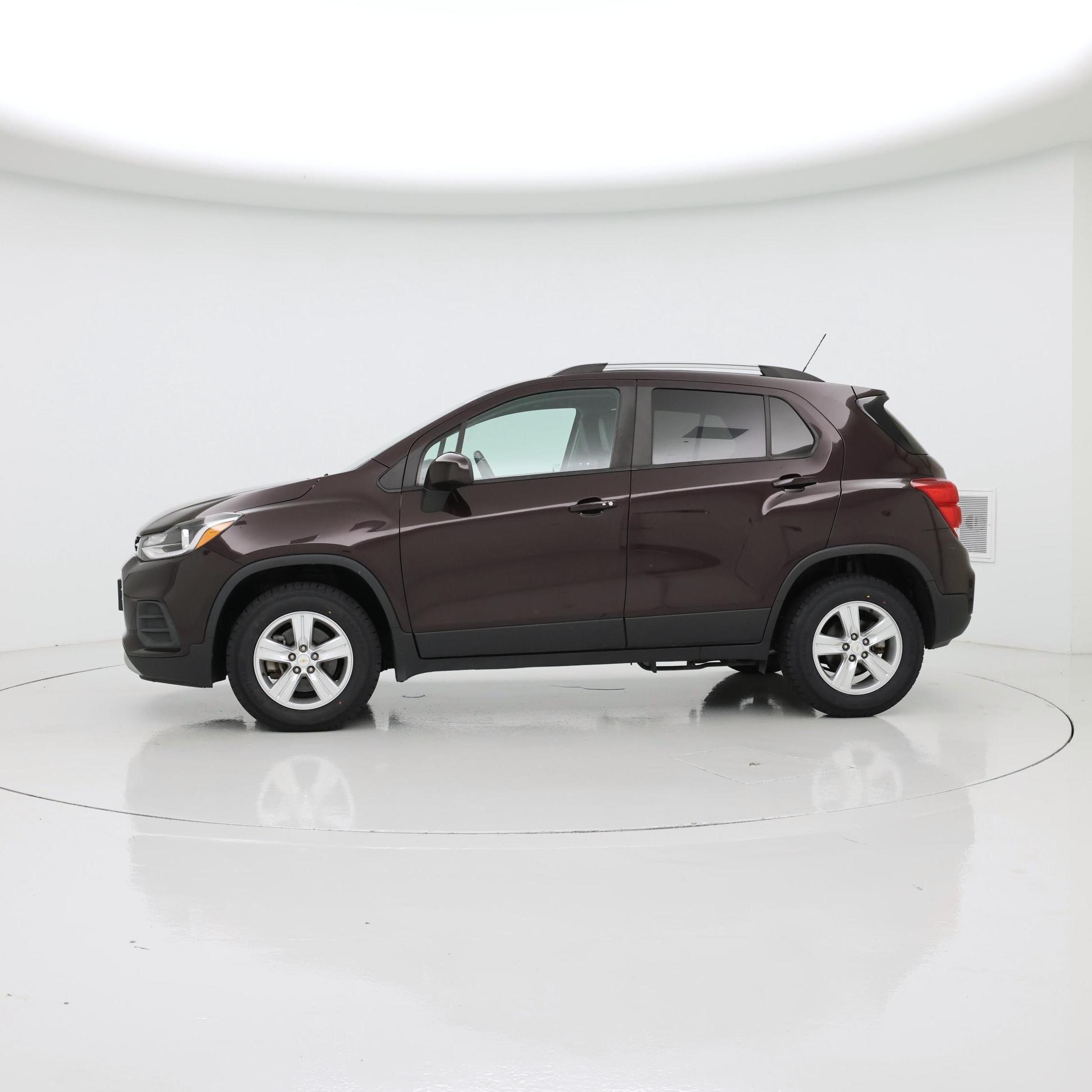 Thumbnail: 2022 Chevrolet Trax - 3