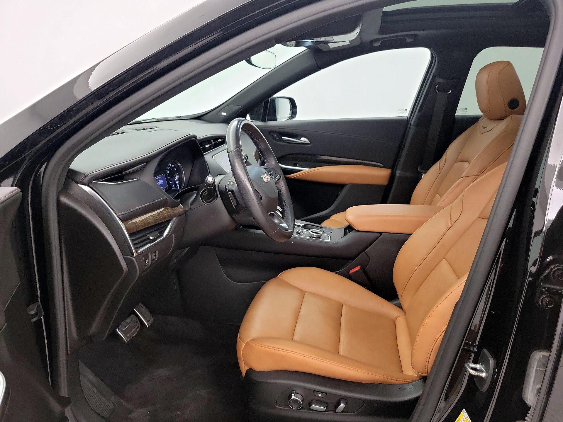 Thumbnail: 2023 Cadillac XT4 - 11