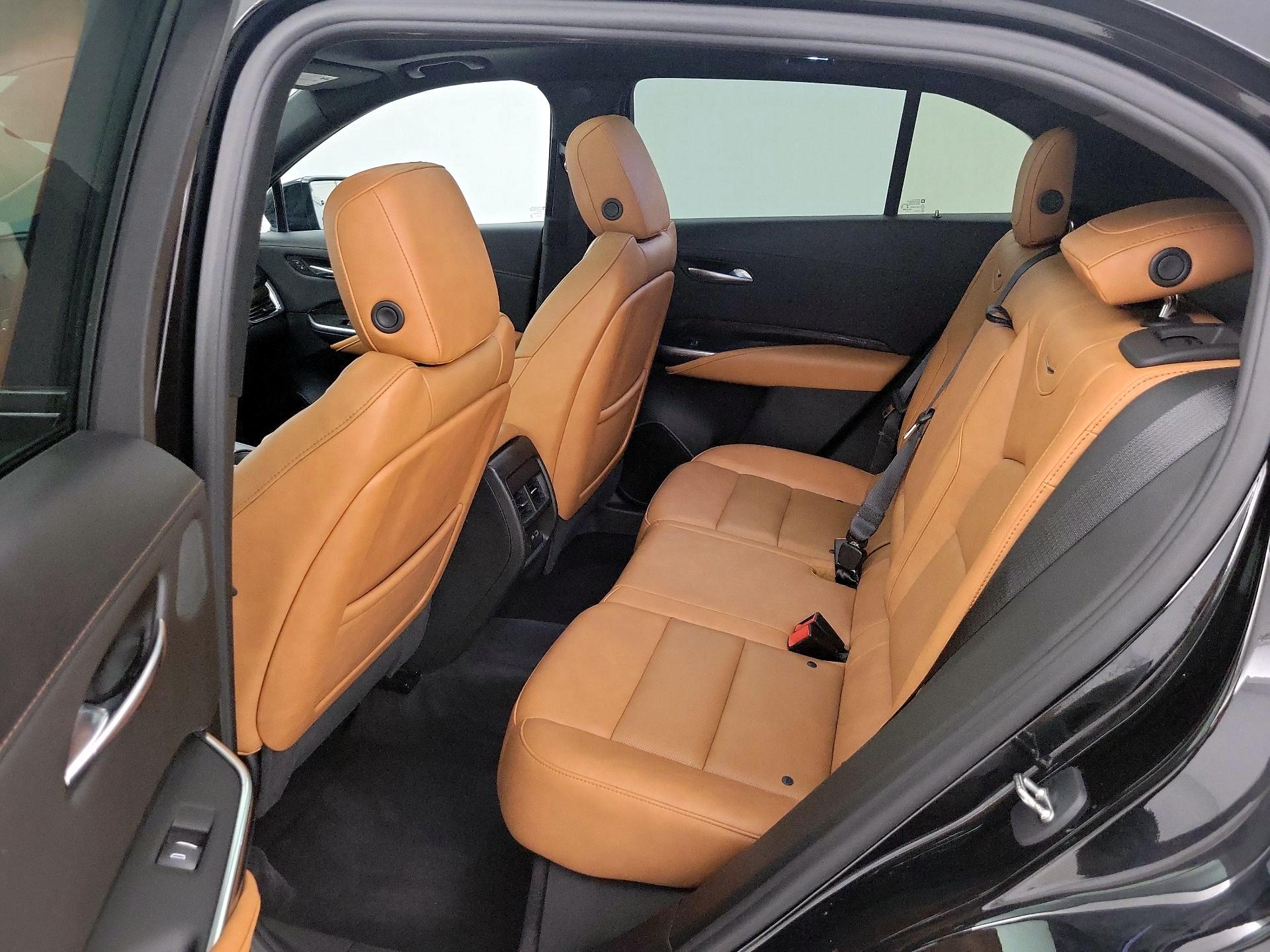 Thumbnail: 2023 Cadillac XT4 - 20