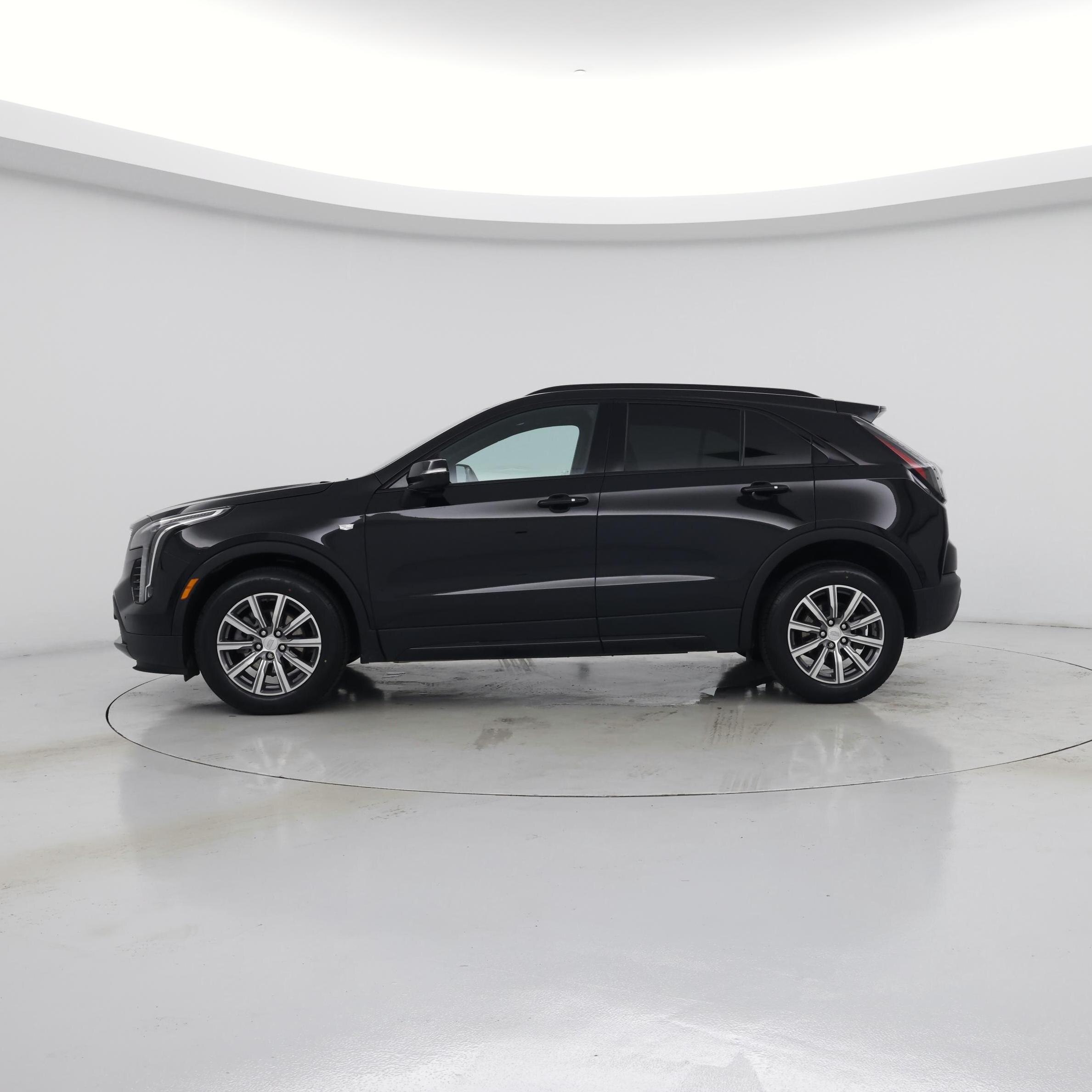 Thumbnail: 2023 Cadillac XT4 - 3