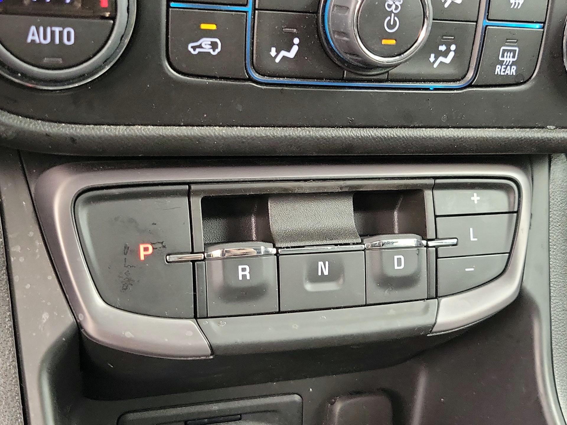 Thumbnail: 2023 GMC Terrain - 17