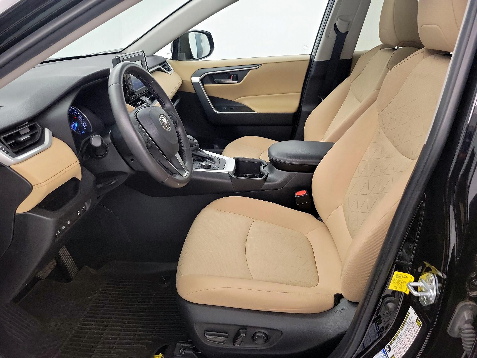 Thumbnail: 2022 Toyota RAV4 - 11