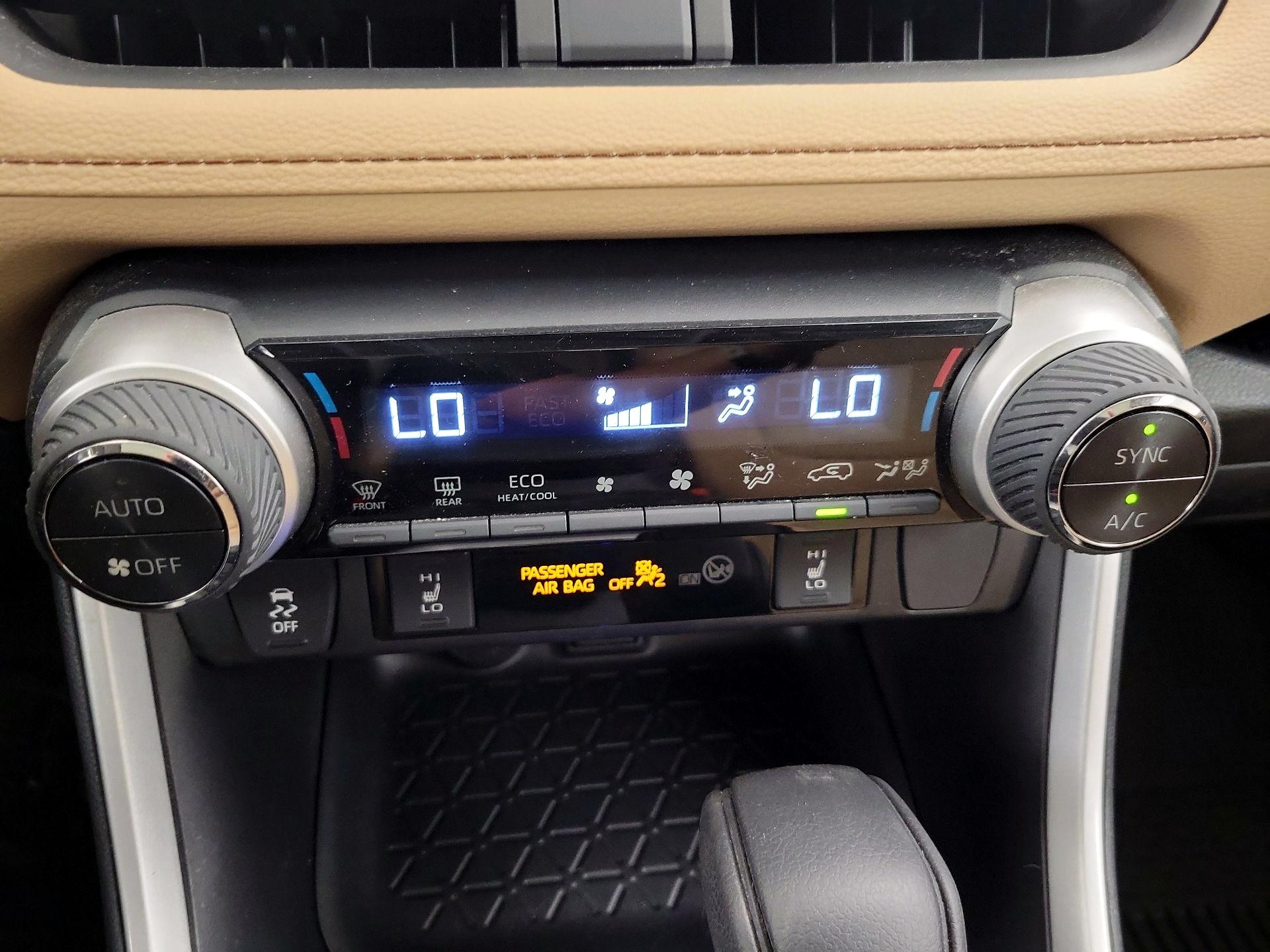 Thumbnail: 2022 Toyota RAV4 - 16