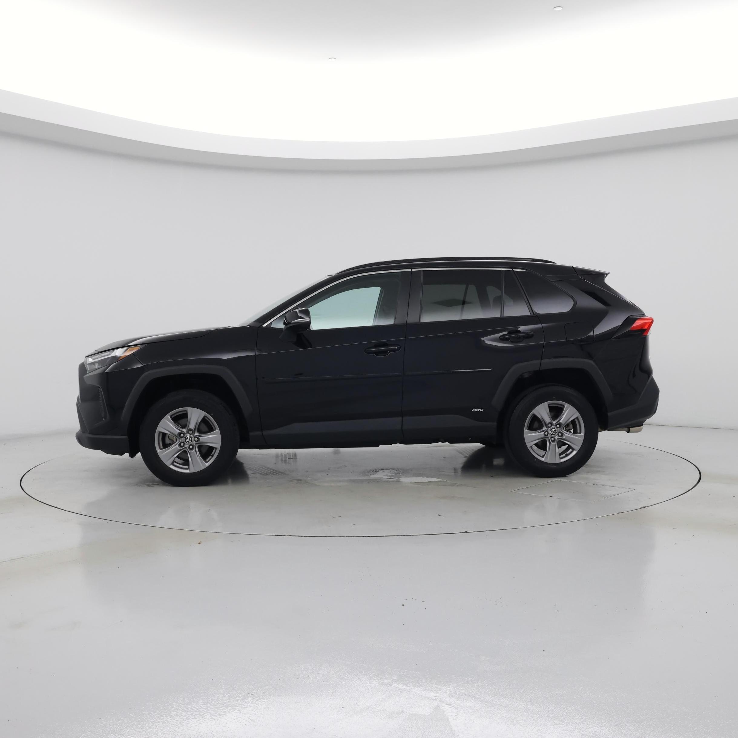 Thumbnail: 2022 Toyota RAV4 - 3