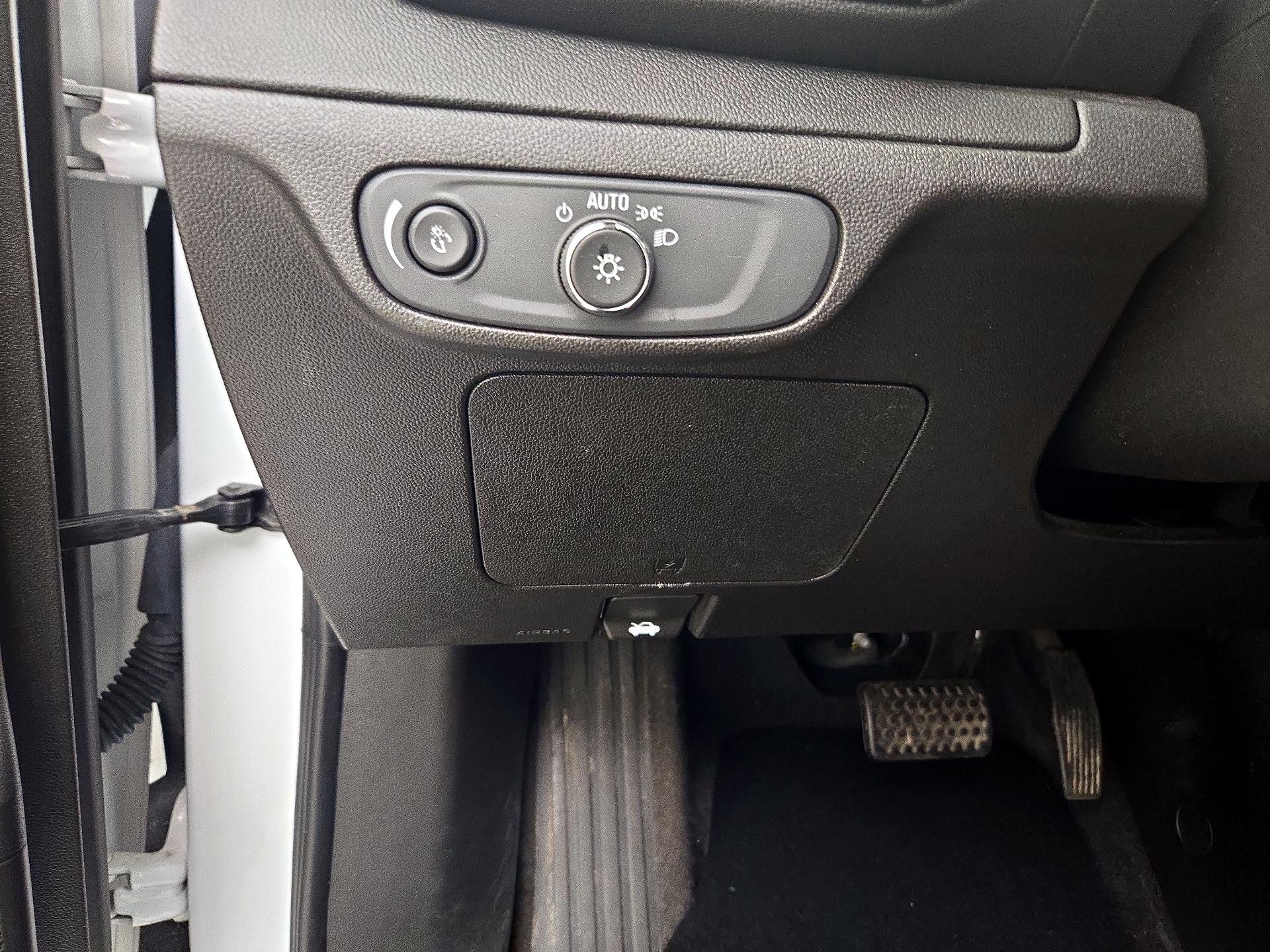 Thumbnail: 2022 Chevrolet Bolt EUV - 13