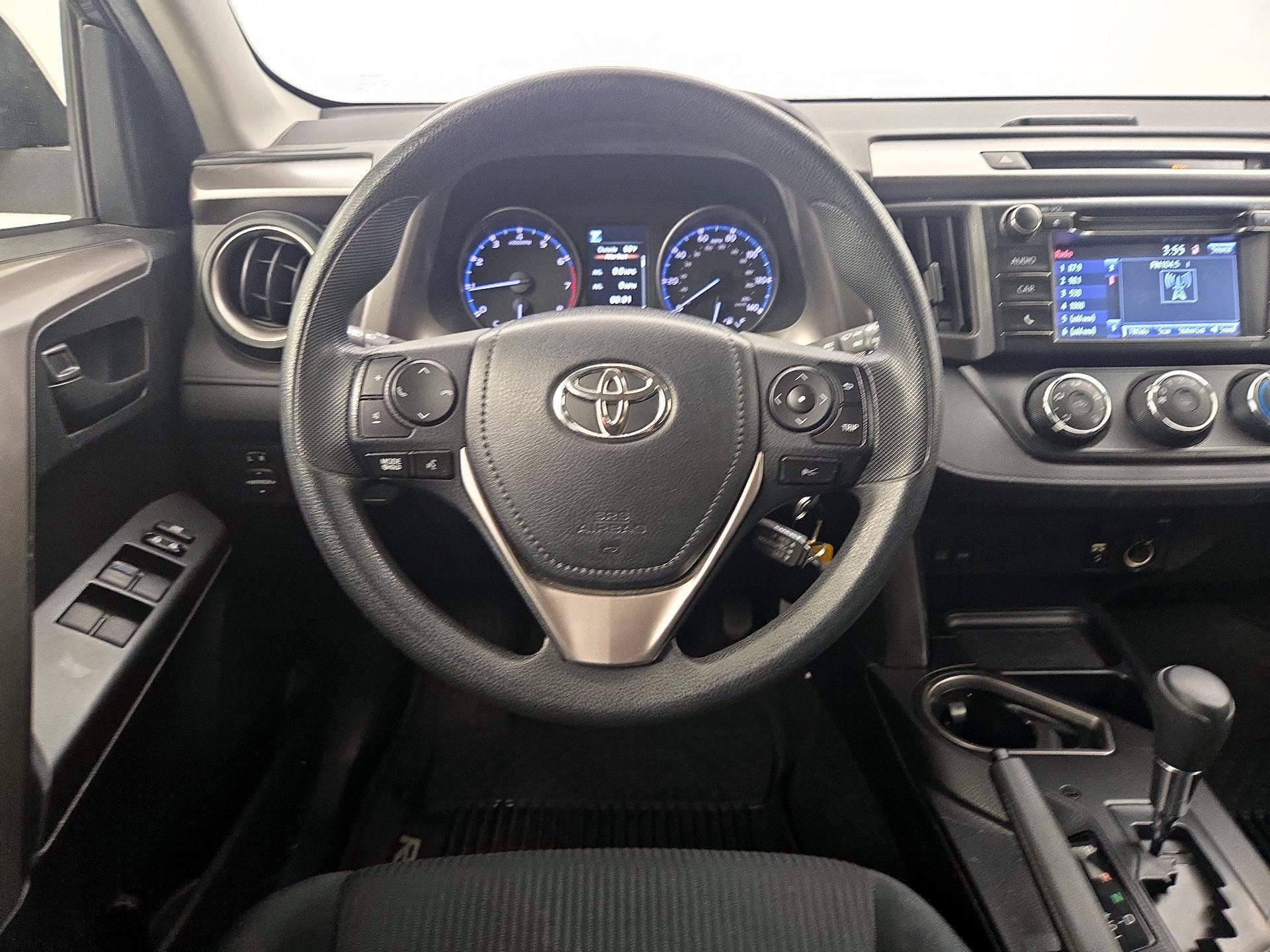 Thumbnail: 2018 Toyota RAV4 - 10