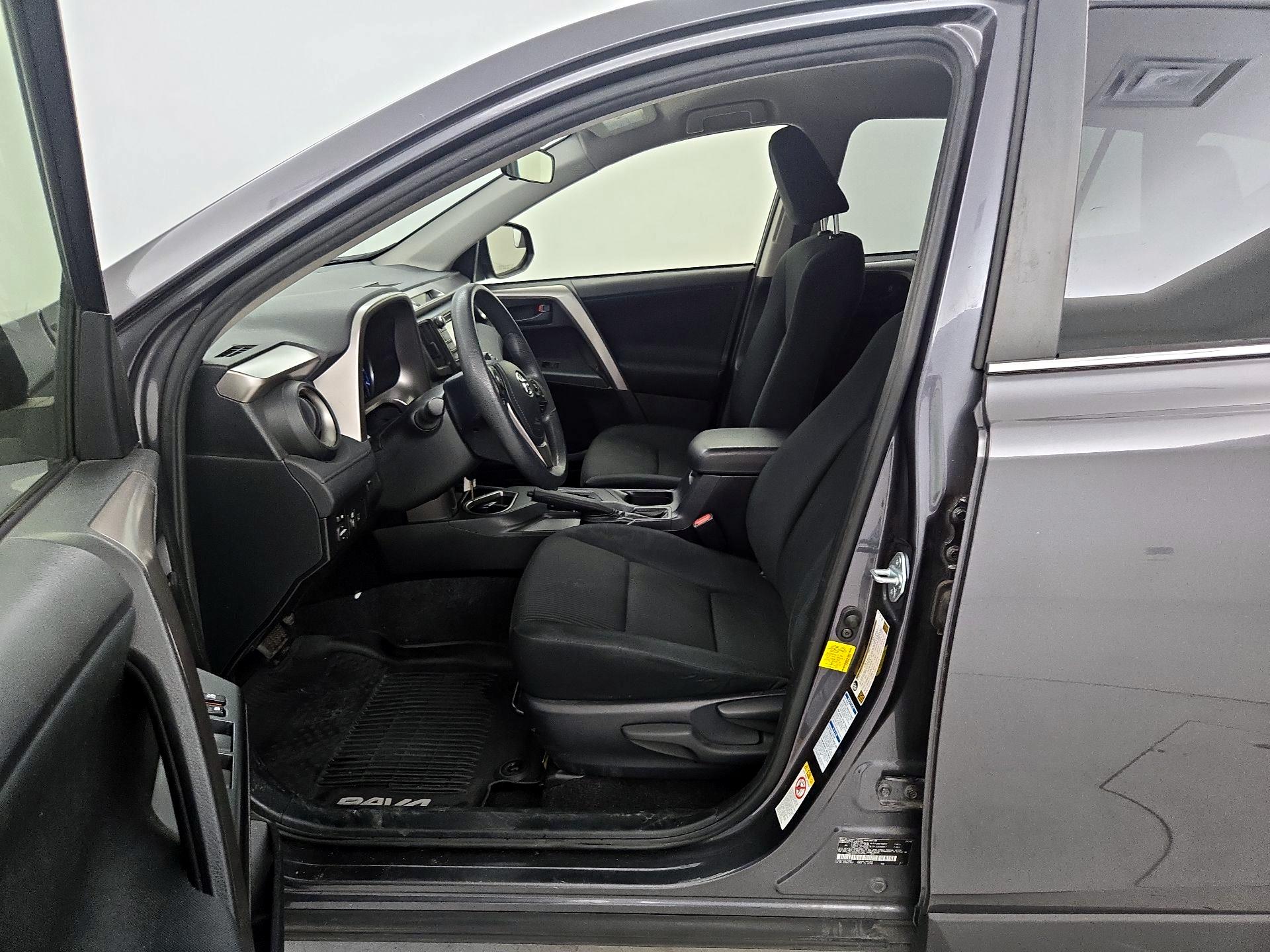 Thumbnail: 2018 Toyota RAV4 - 11