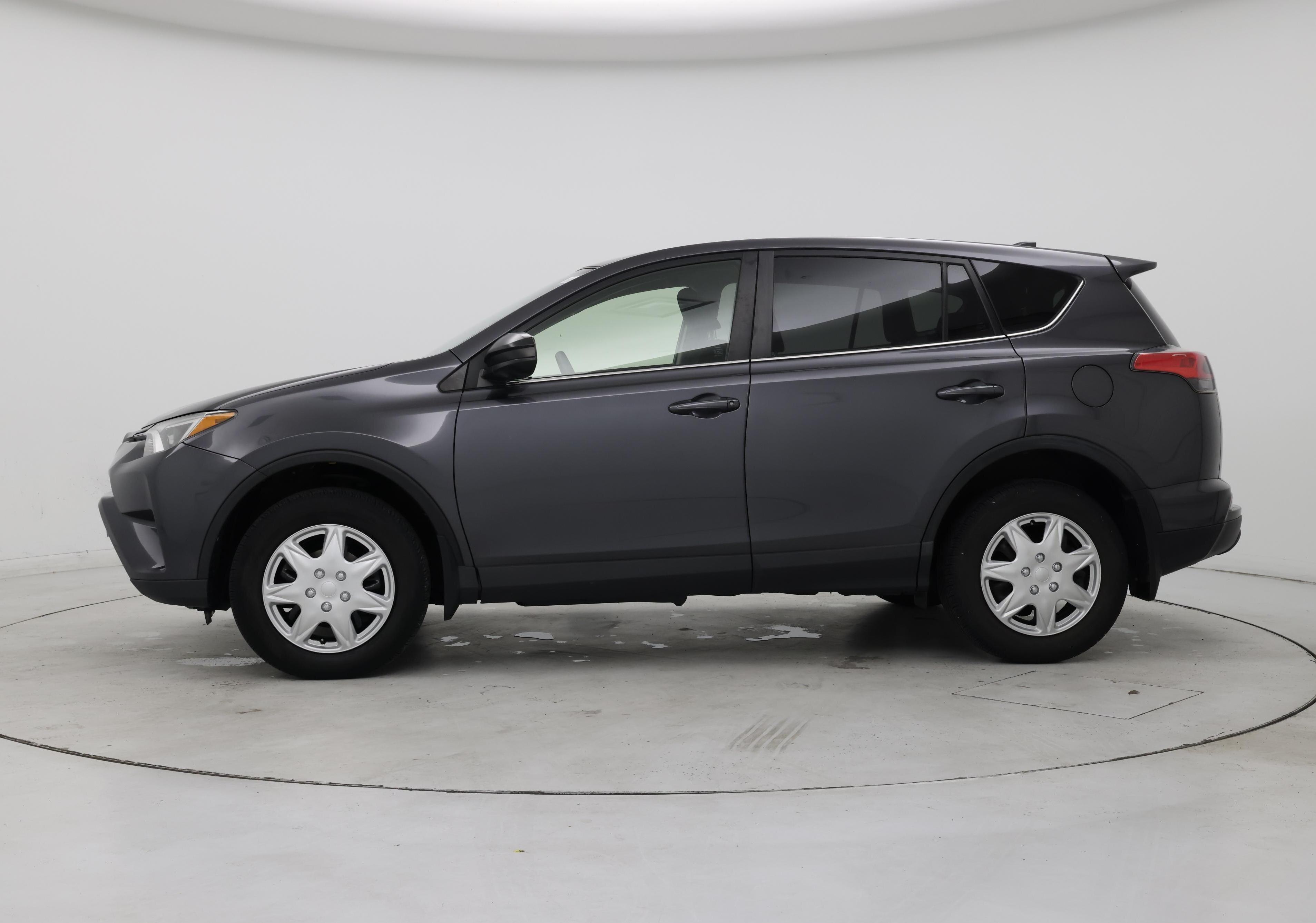 Thumbnail: 2018 Toyota RAV4 - 3