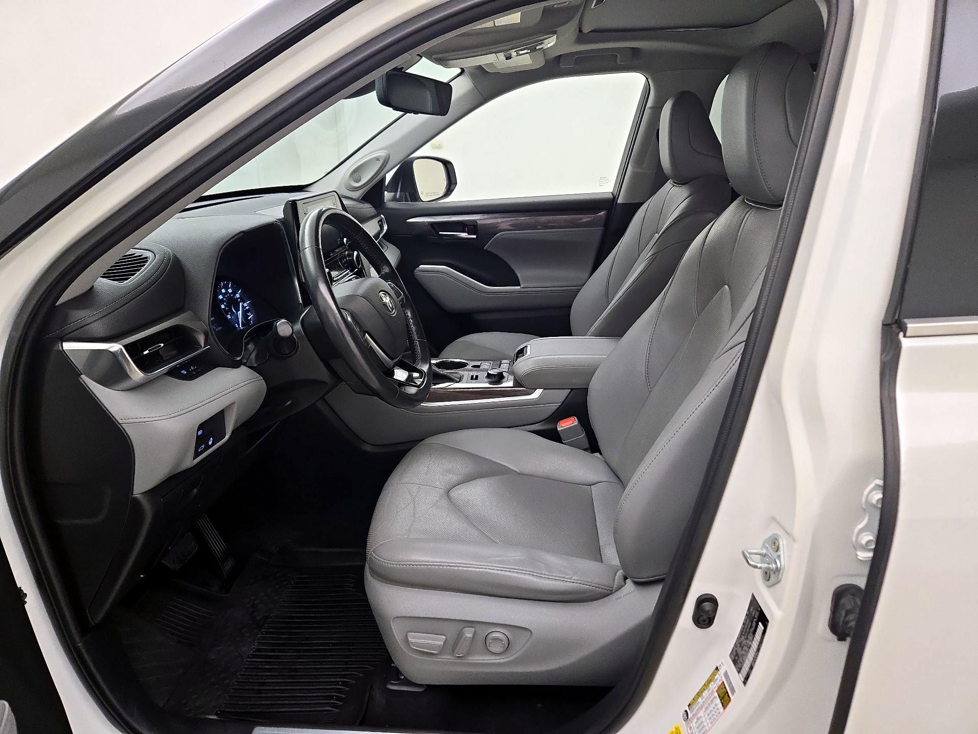 Thumbnail: 2021 Toyota Highlander - 11