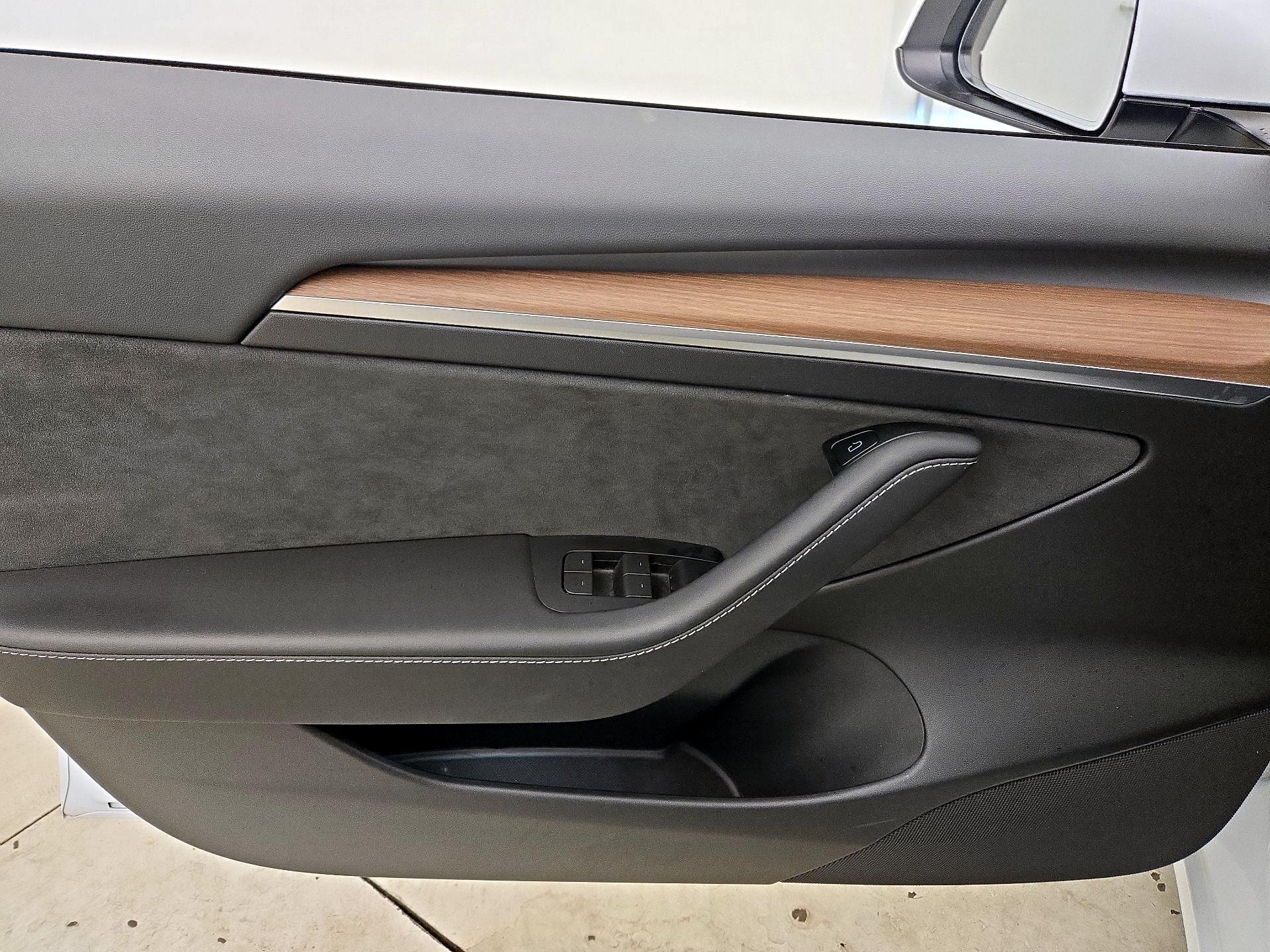 Thumbnail: 2023 Tesla Model 3 - 12