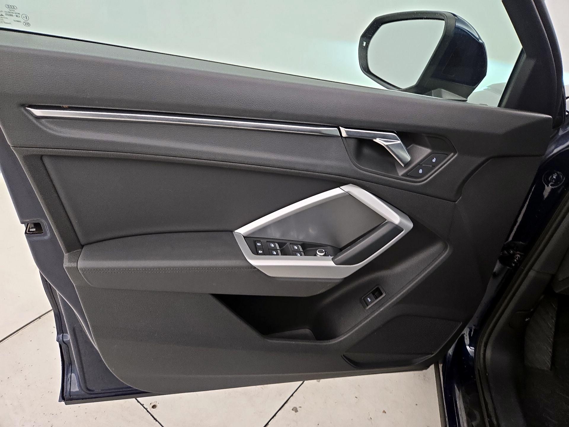 Thumbnail: 2020 Audi Q3 - 12