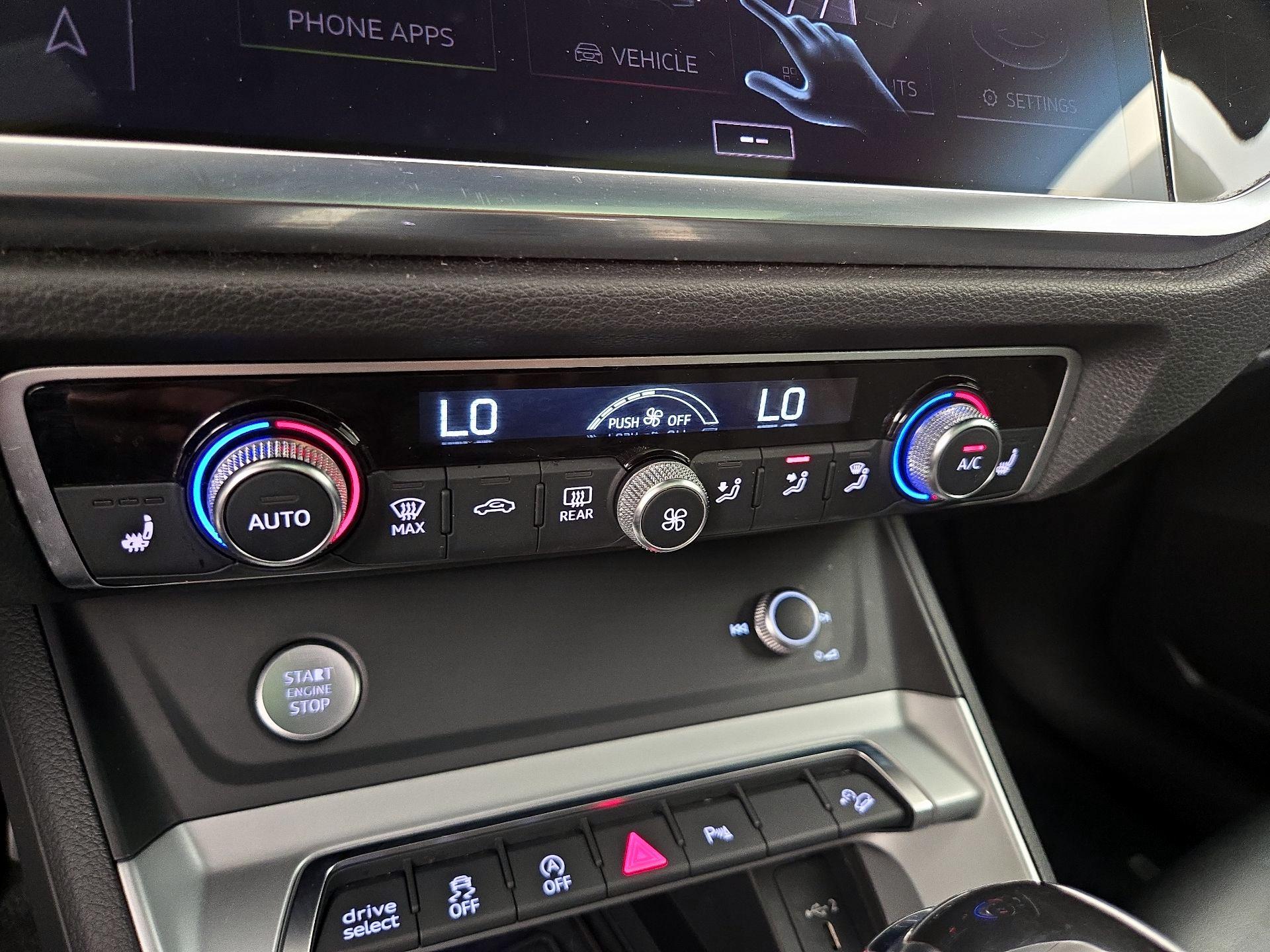Thumbnail: 2020 Audi Q3 - 17