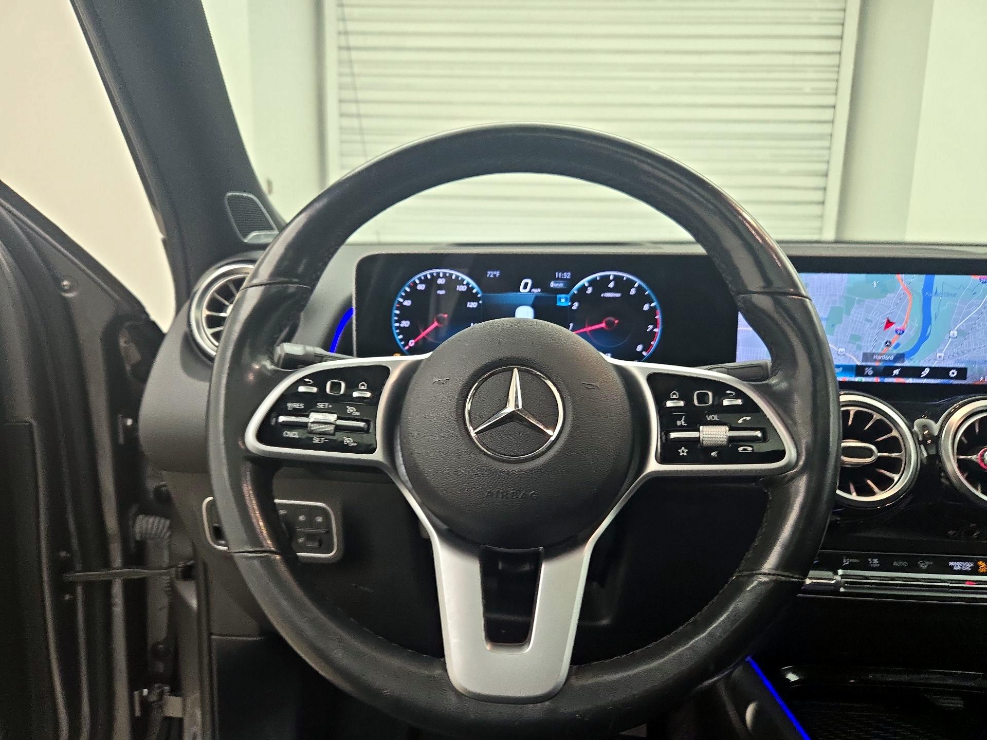 Thumbnail: 2020 Mercedes-Benz GLB - 10